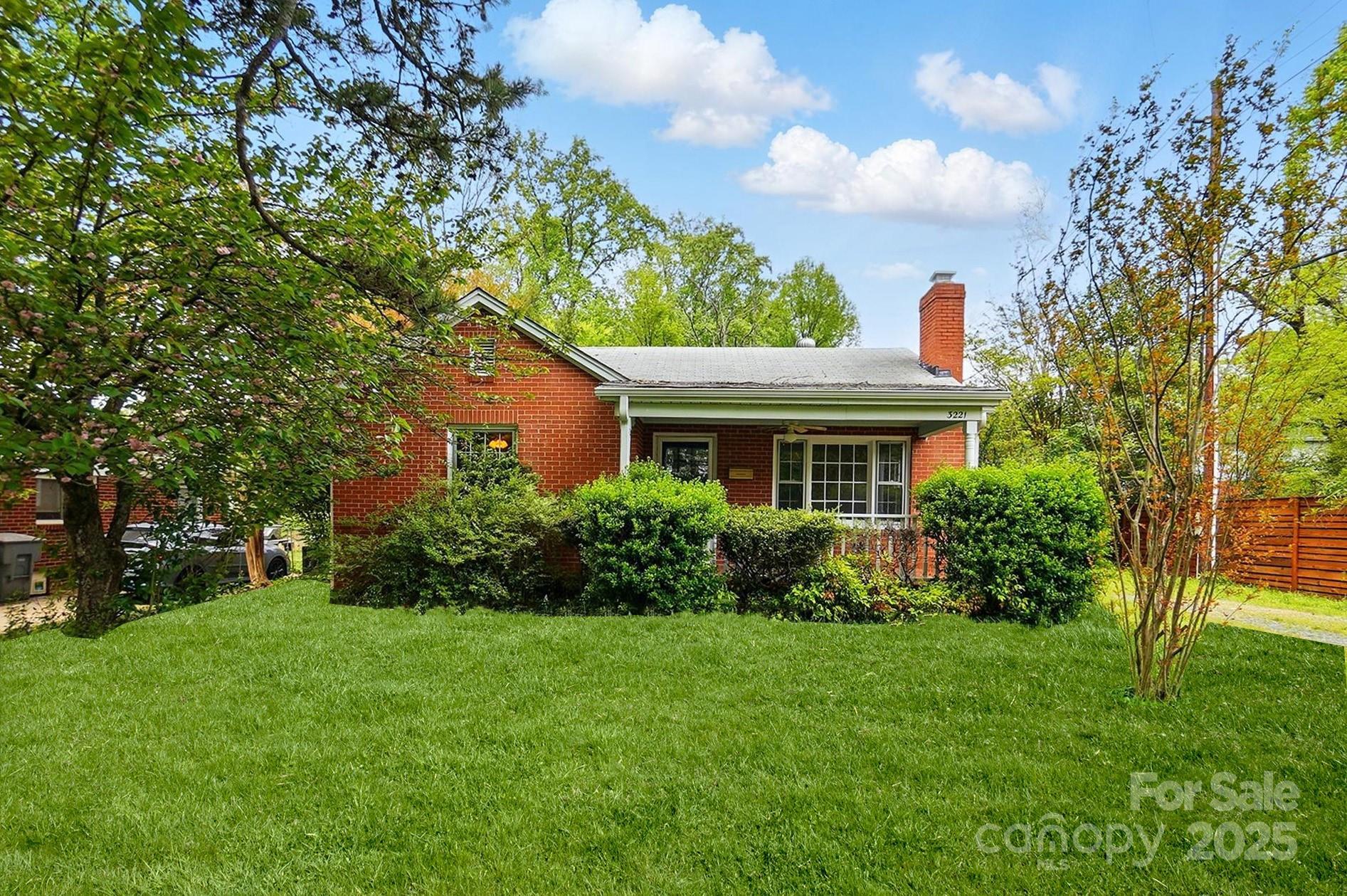 Photo one of 3221 Cosby Pl Charlotte NC 28205 | MLS 4240155
