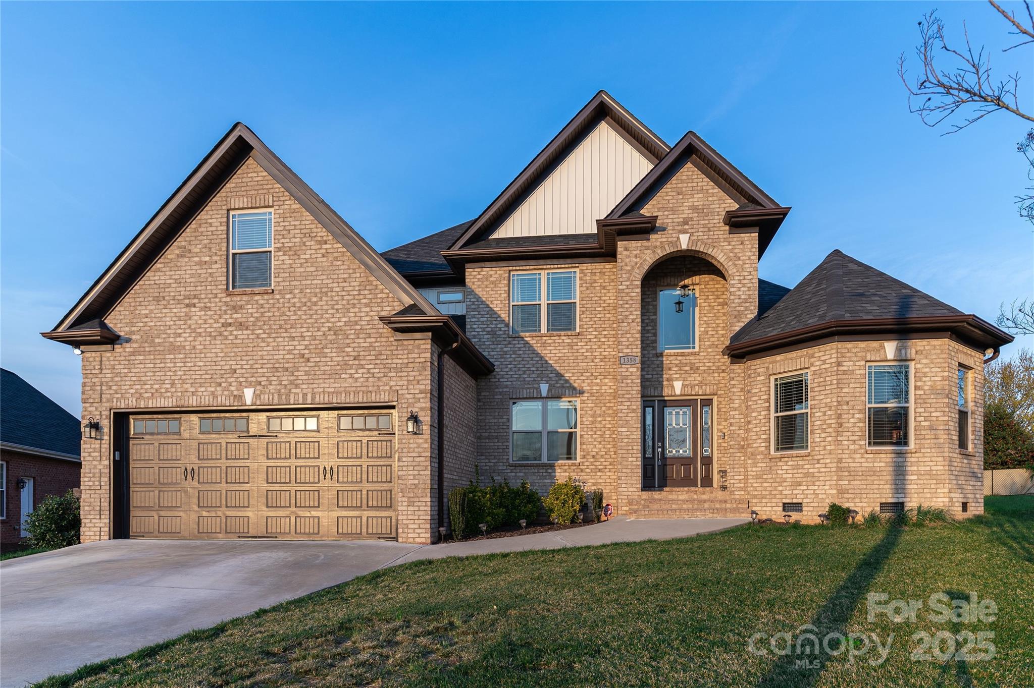 Photo one of 1358 37Th Avenue Ne Pl Hickory NC 28601 | MLS 4240803