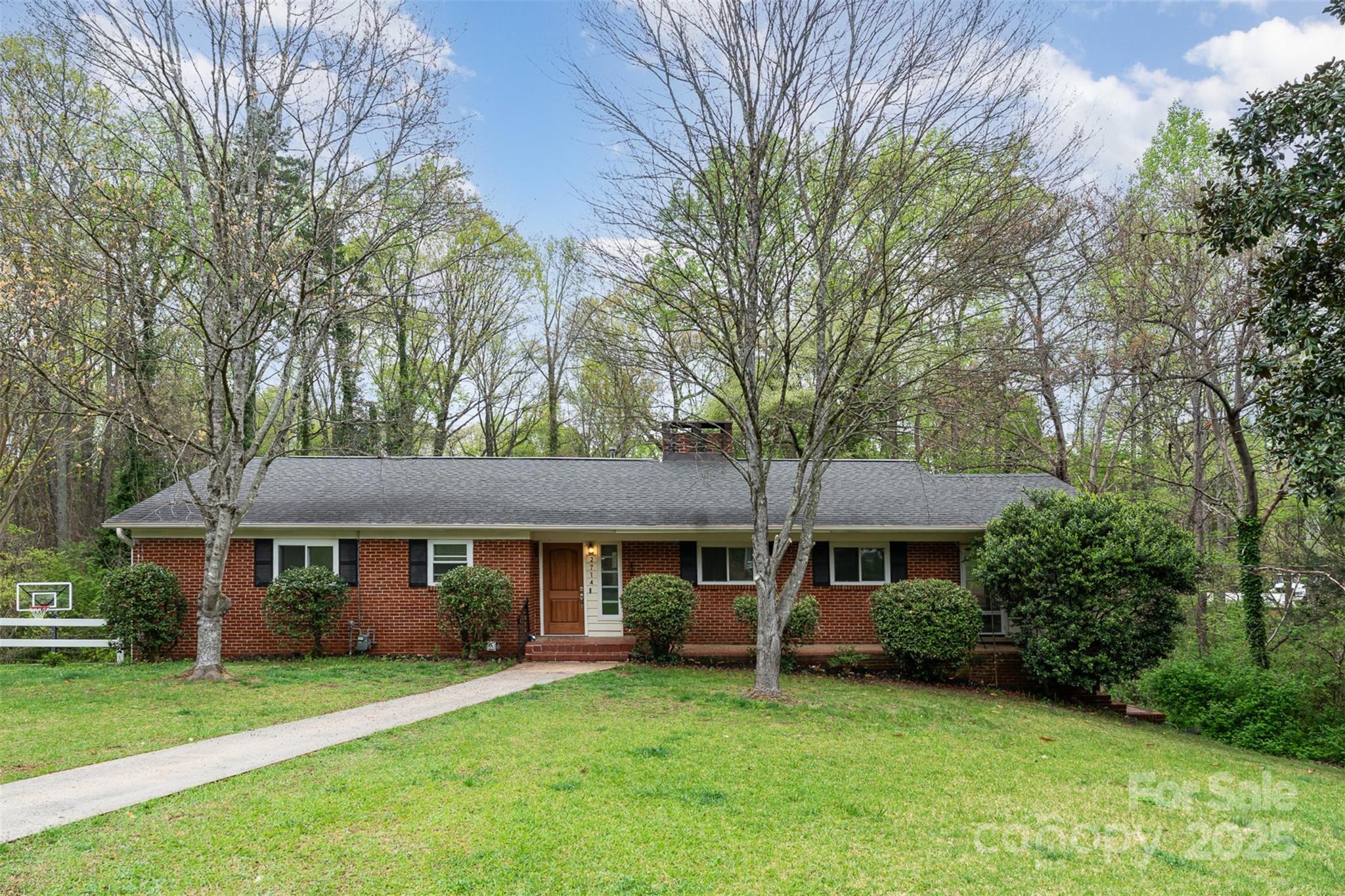 Photo one of 2714 Dogwood Cir Charlotte NC 28208 | MLS 4241195