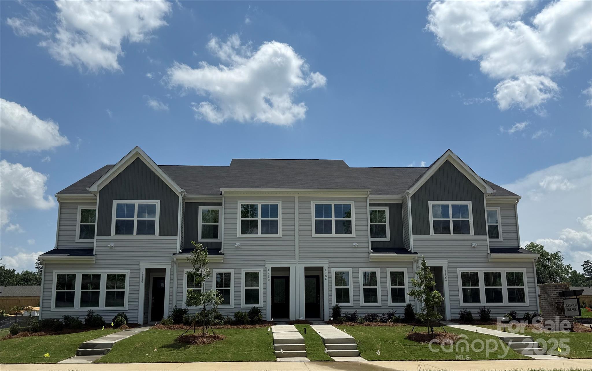 Photo one of 5111 Orchardview Way # 25 Charlotte NC 28216 | MLS 4241440