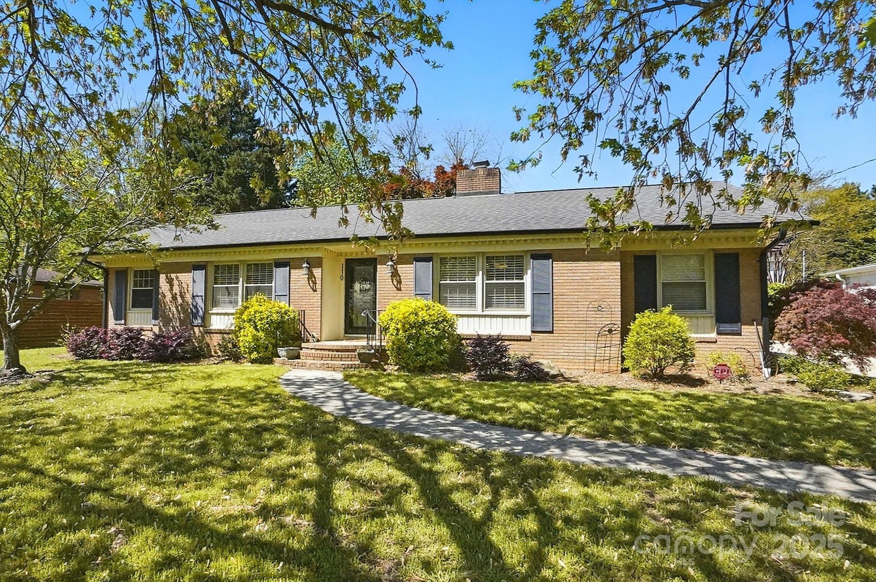 Photo one of 110 Tanglewood Dr Kannapolis NC 28081 | MLS 4242023