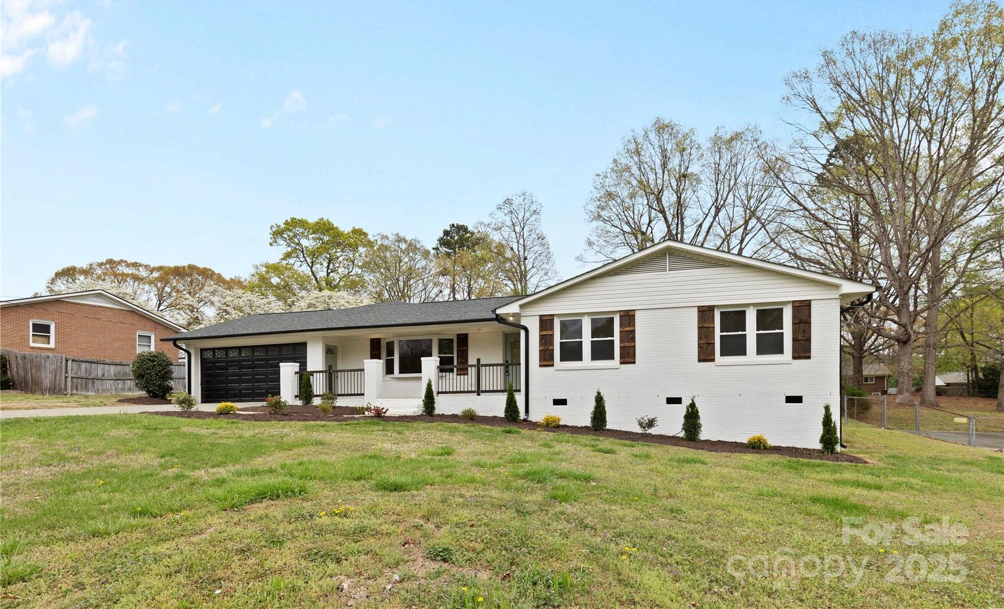 Photo one of 121 Tanglewood Dr Kannapolis NC 28081 | MLS 4242743