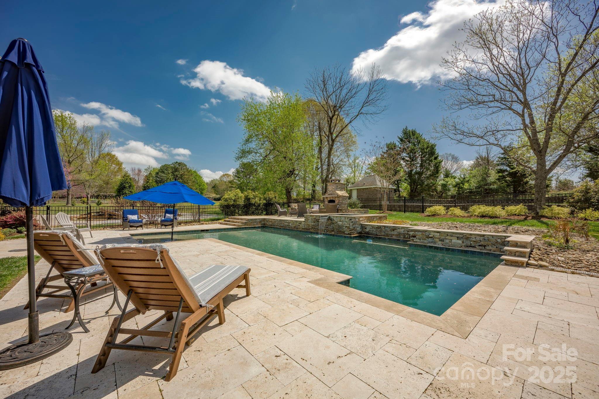 Photo one of 12932 Westmoreland Farm Rd Davidson NC 28036 | MLS 4243710