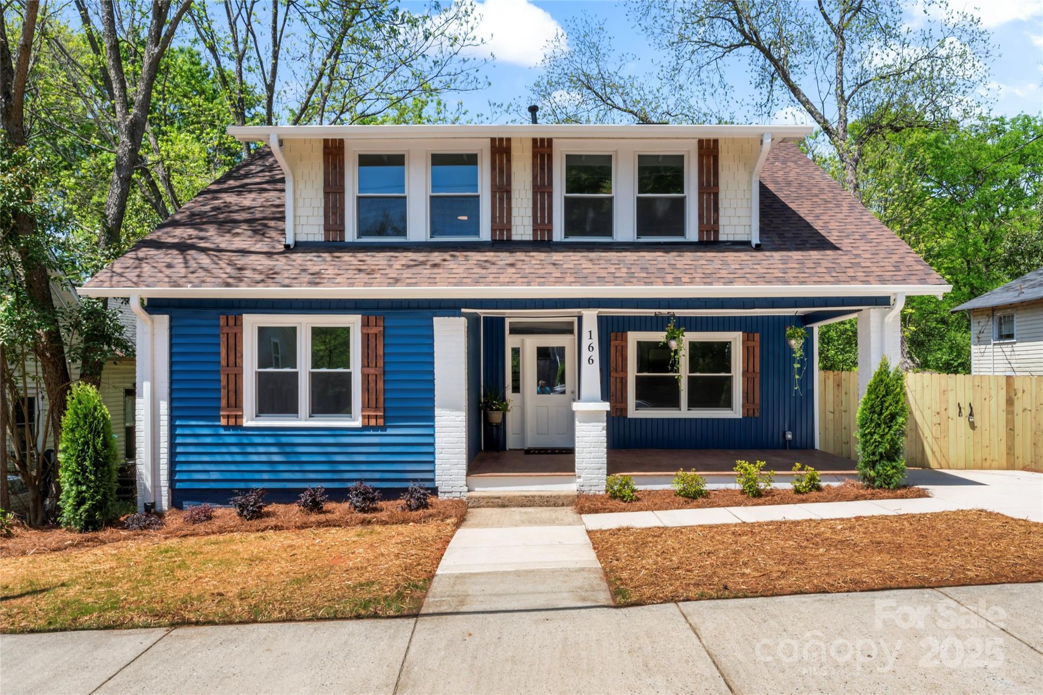 Photo one of 166 Franklin Nw Ave Concord NC 28025 | MLS 4244118