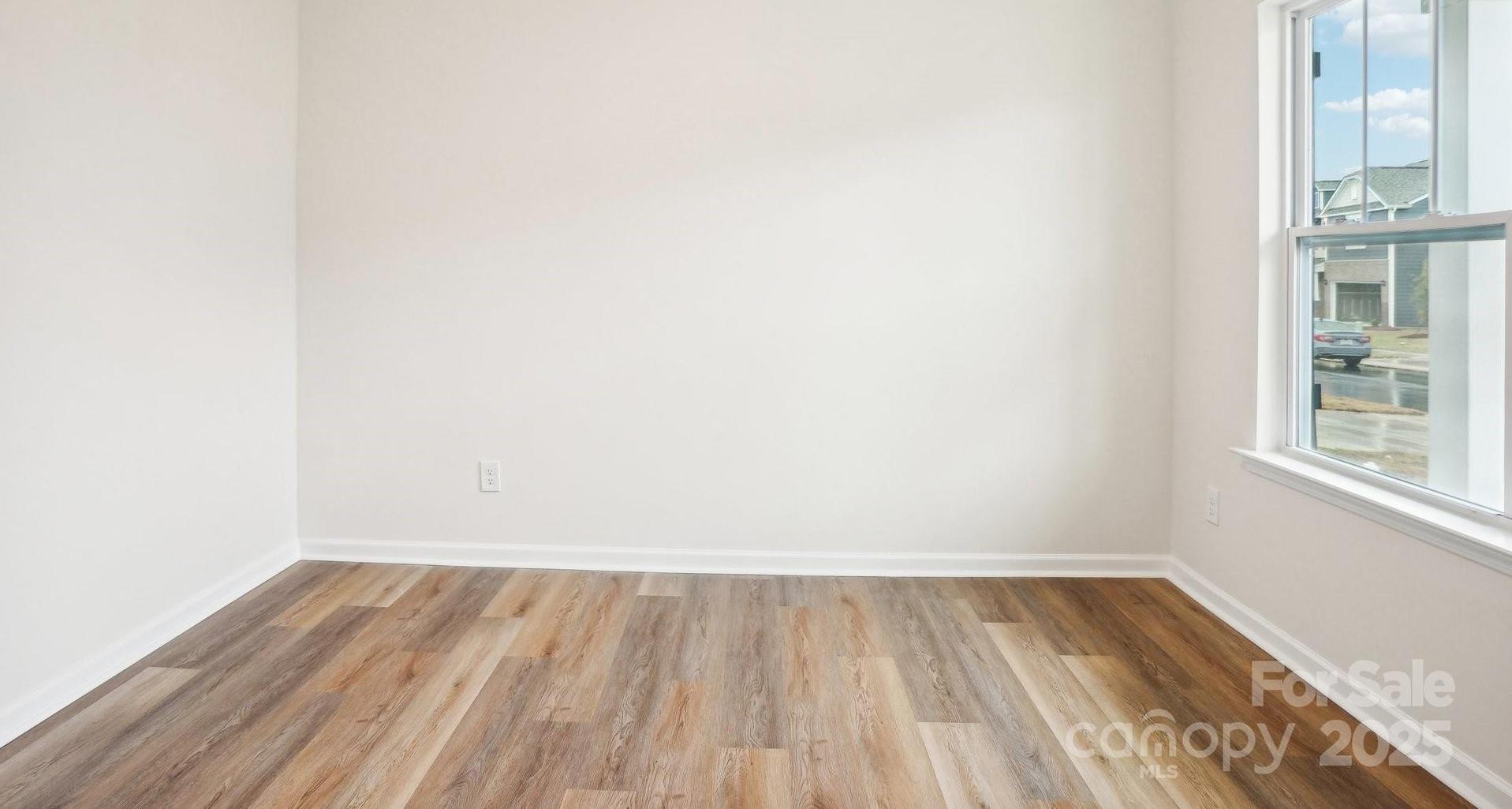 Photo #10