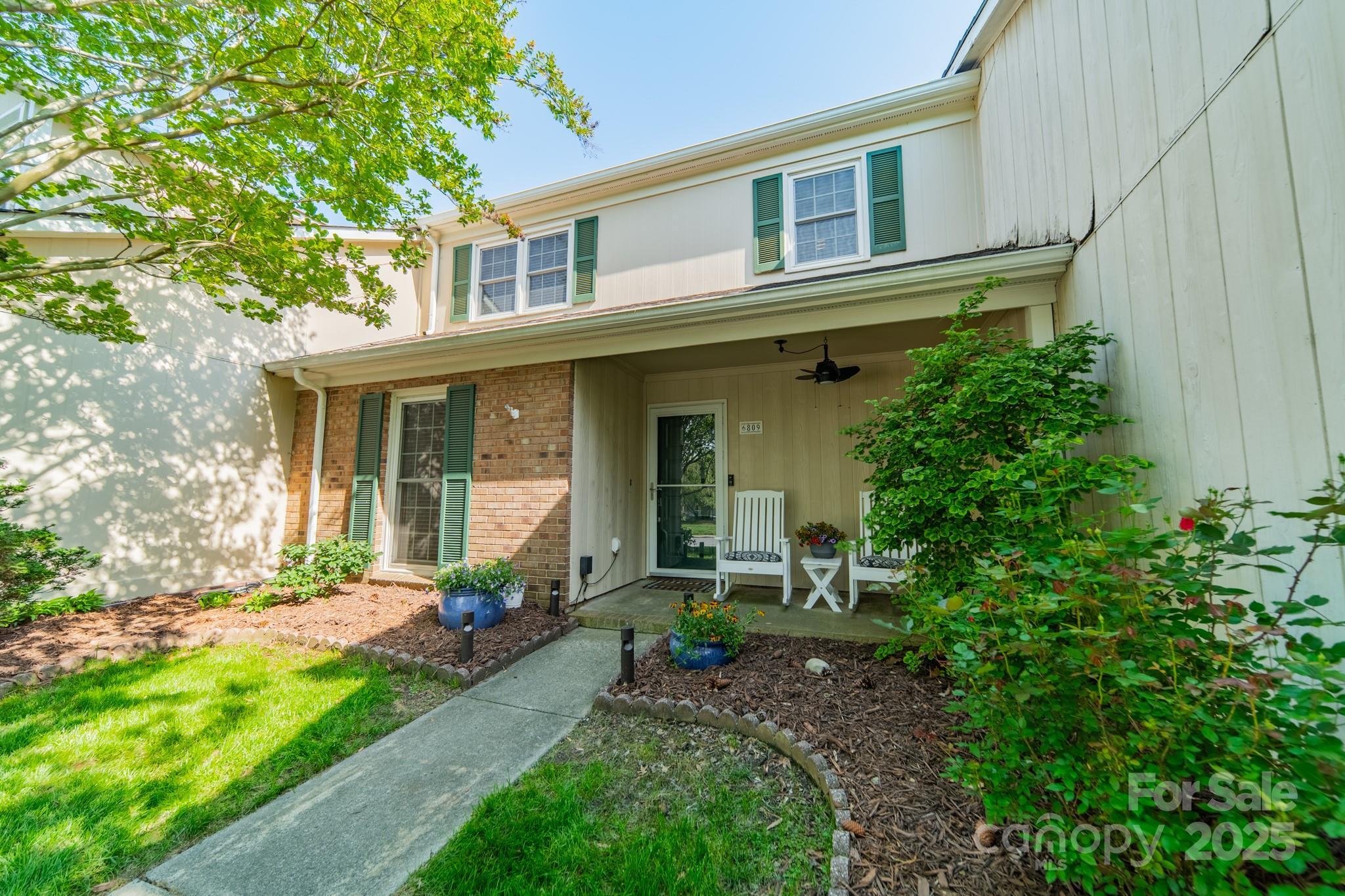 Photo one of 6809 Copernicus Cir Charlotte NC 28226 | MLS 4244612