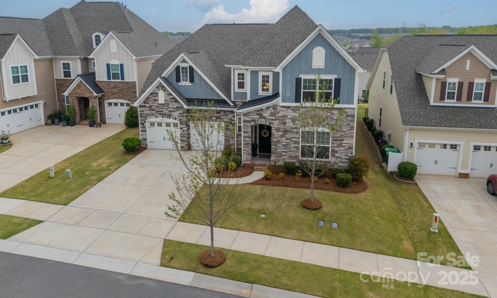 Photo one of 1005 Argentium Way Waxhaw NC 28173 | MLS 4246143