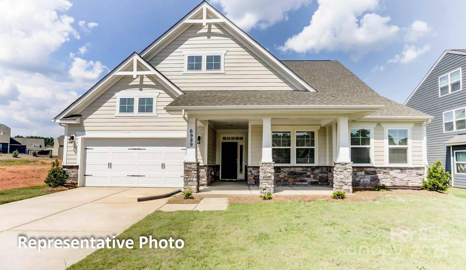 Photo one of 2237 Tabor Rd # 585 Sherrills Ford NC 28673 | MLS 4246241