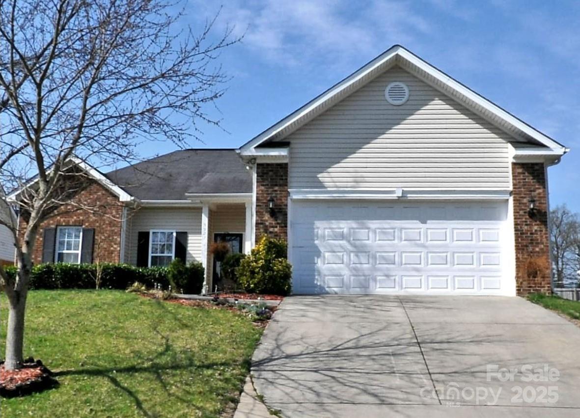 Photo one of 5927 Patricia Ryan Dr Charlotte NC 28216 | MLS 4246787