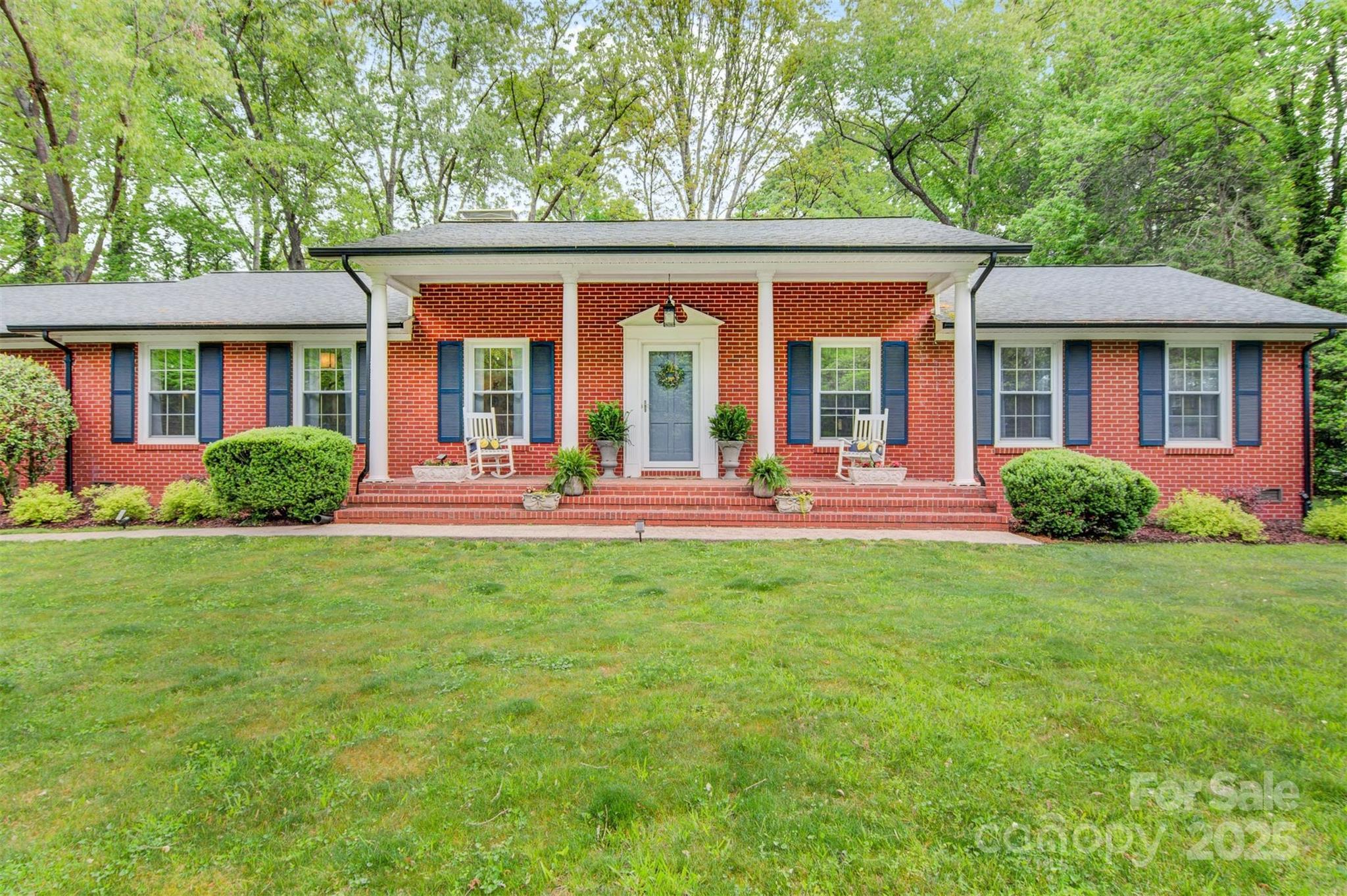 Photo one of 722 12Th Nw Ave Hickory NC 28601 | MLS 4247014