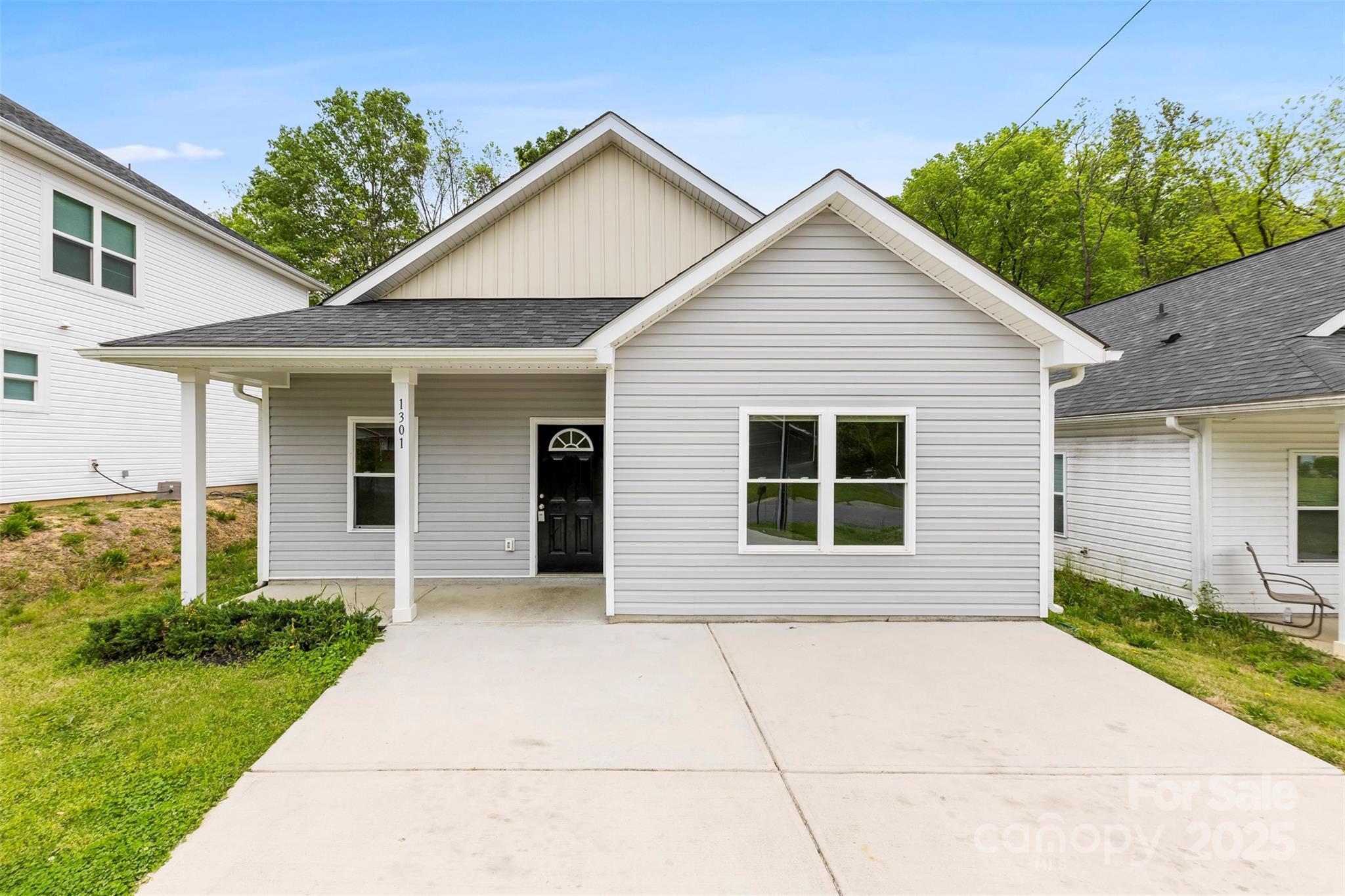Photo one of 1301 Marble St Charlotte NC 28208 | MLS 4247117
