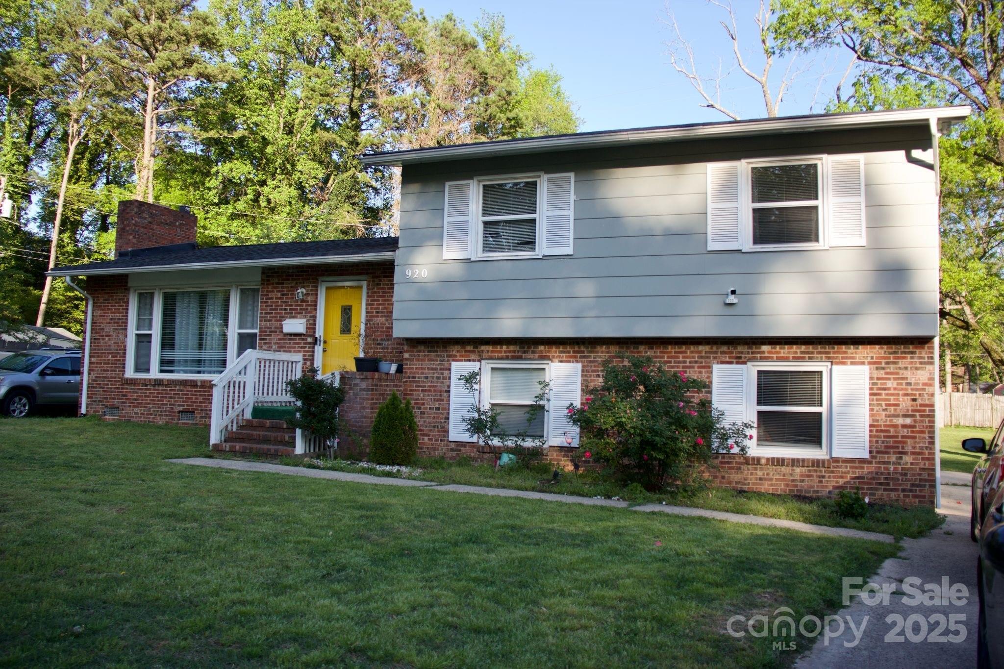 Photo one of 920 Squirrel Hill Rd Charlotte NC 28213 | MLS 4247452