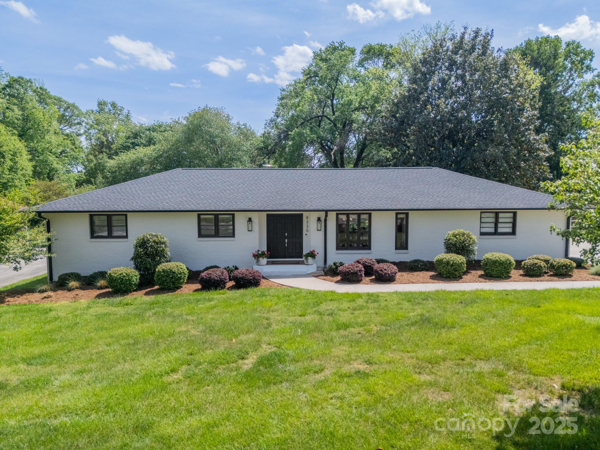 Photo one of 8330 Fallsdale Dr Charlotte NC 28214 | MLS 4248517