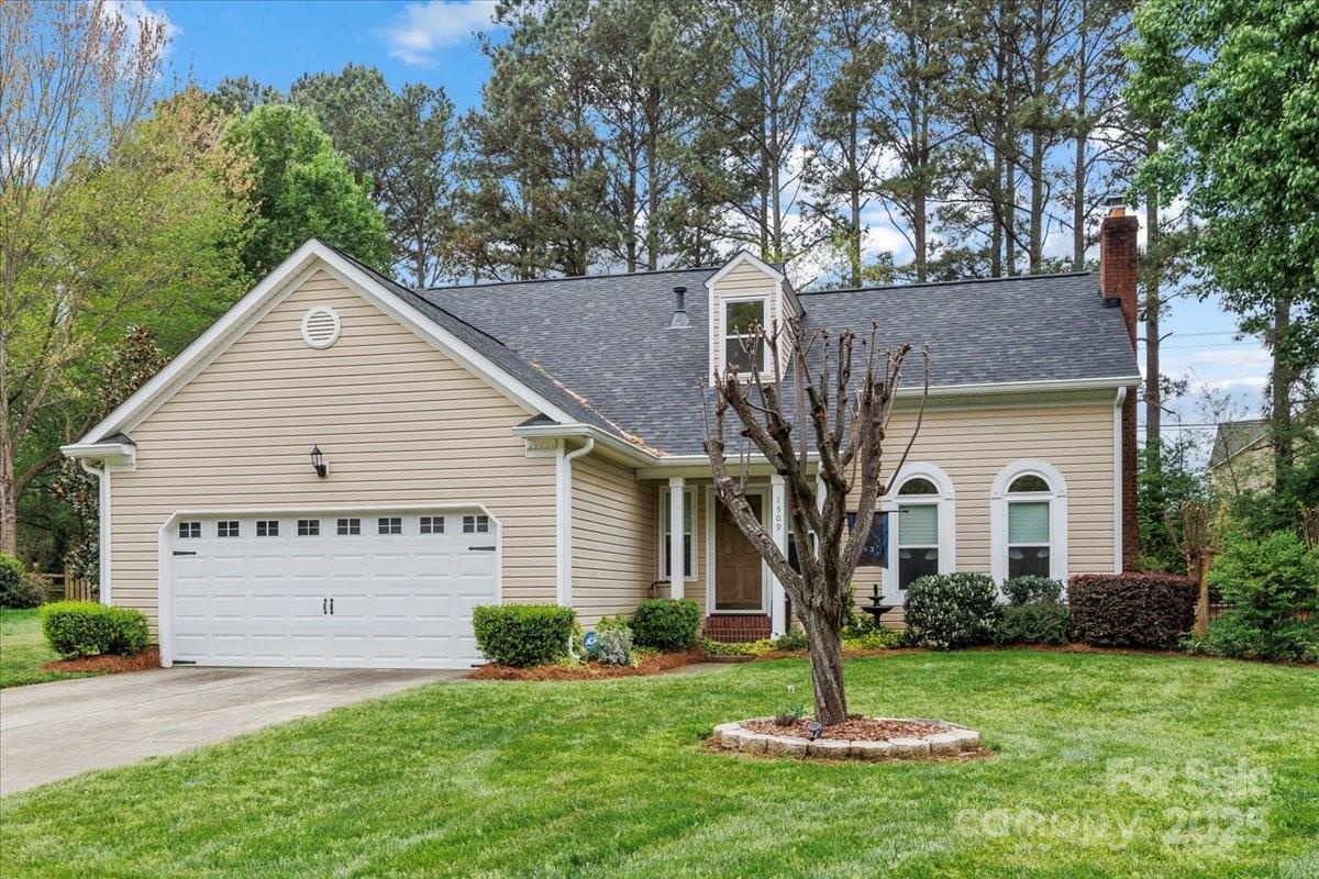Photo one of 1509 Kirkbridge Ct Matthews NC 28105 | MLS 4249030