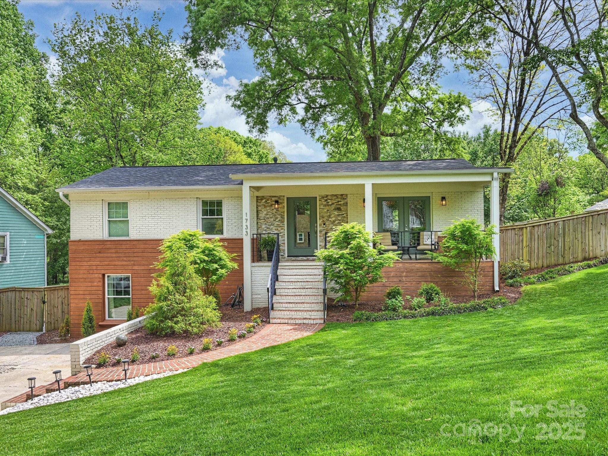 Photo one of 1733 Piccadilly Dr Charlotte NC 28211 | MLS 4249185