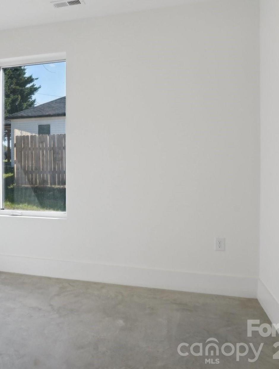 Photo #12