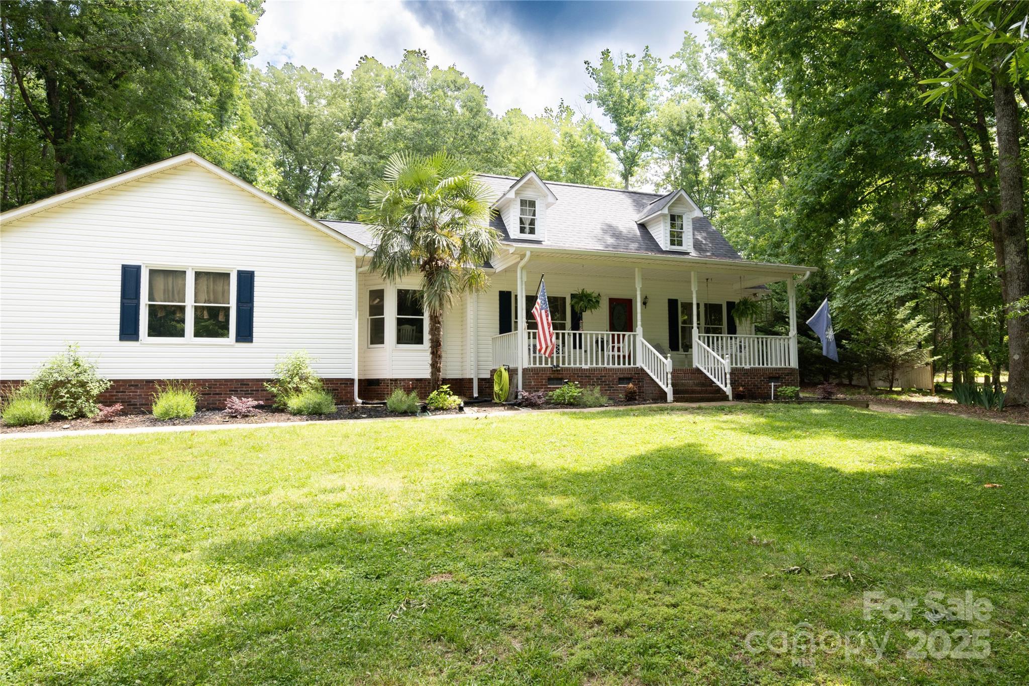 Photo one of 432 Partridge Pl York SC 29745 | MLS 4250327