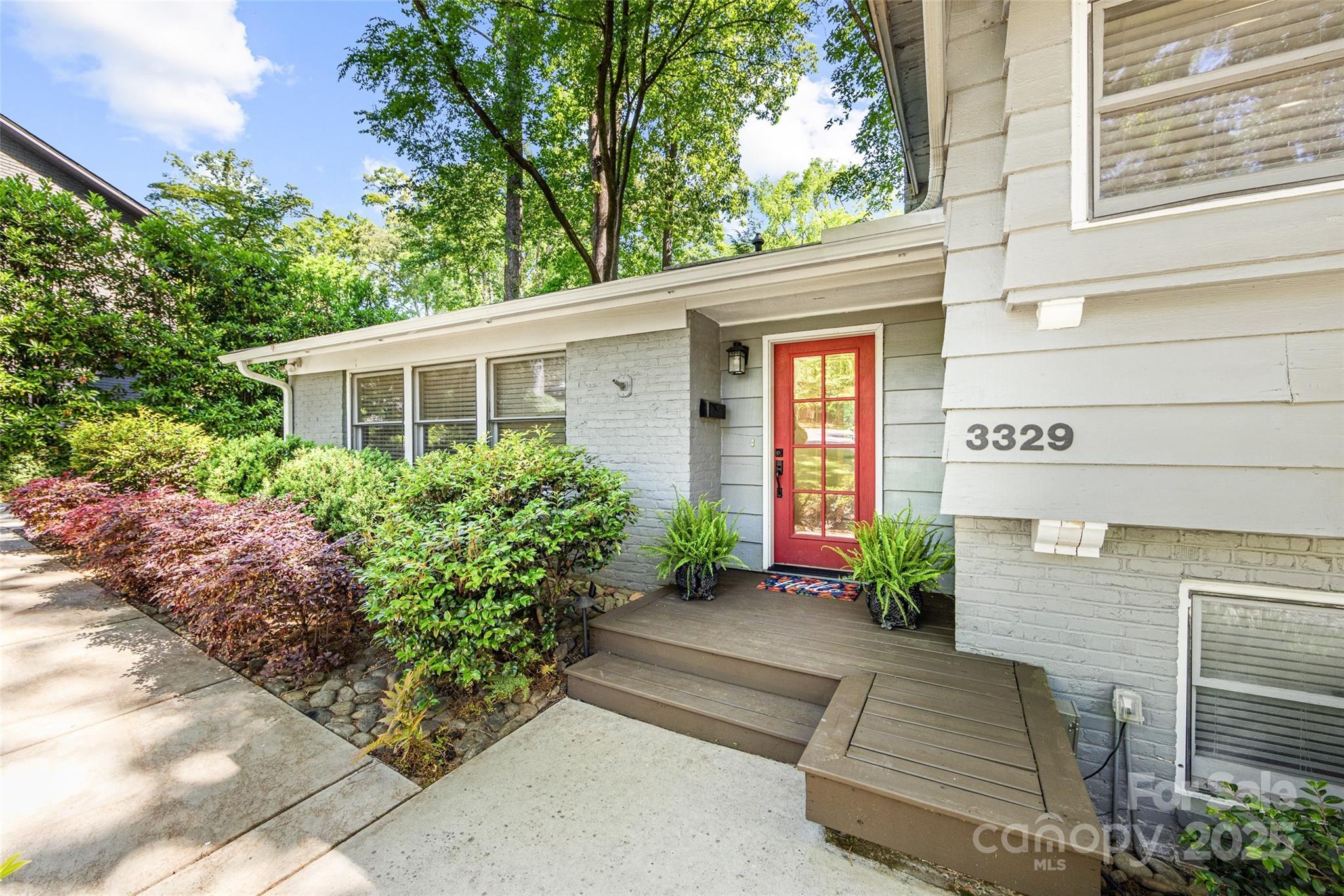 Photo one of 3329 Winnipeg Cir Charlotte NC 28210 | MLS 4251015