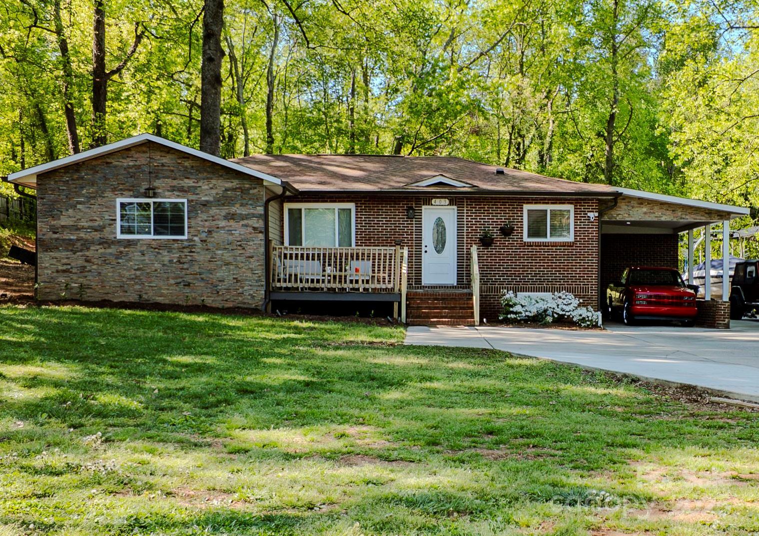 Photo one of 403 3Rd Nw St Conover NC 28613 | MLS 4251166