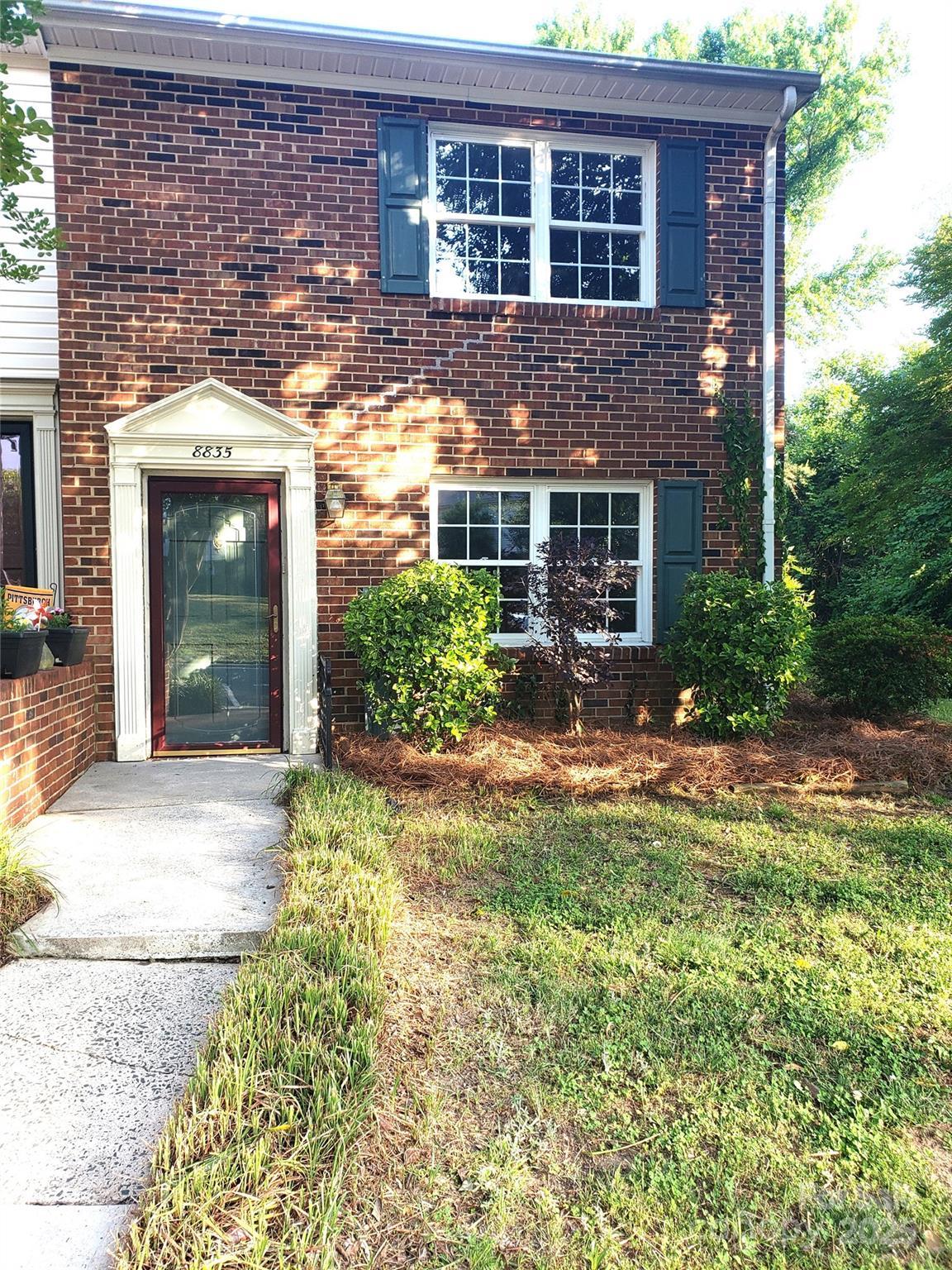 Photo one of 8835 Hunter Ridge Dr Charlotte NC 28226 | MLS 4251538