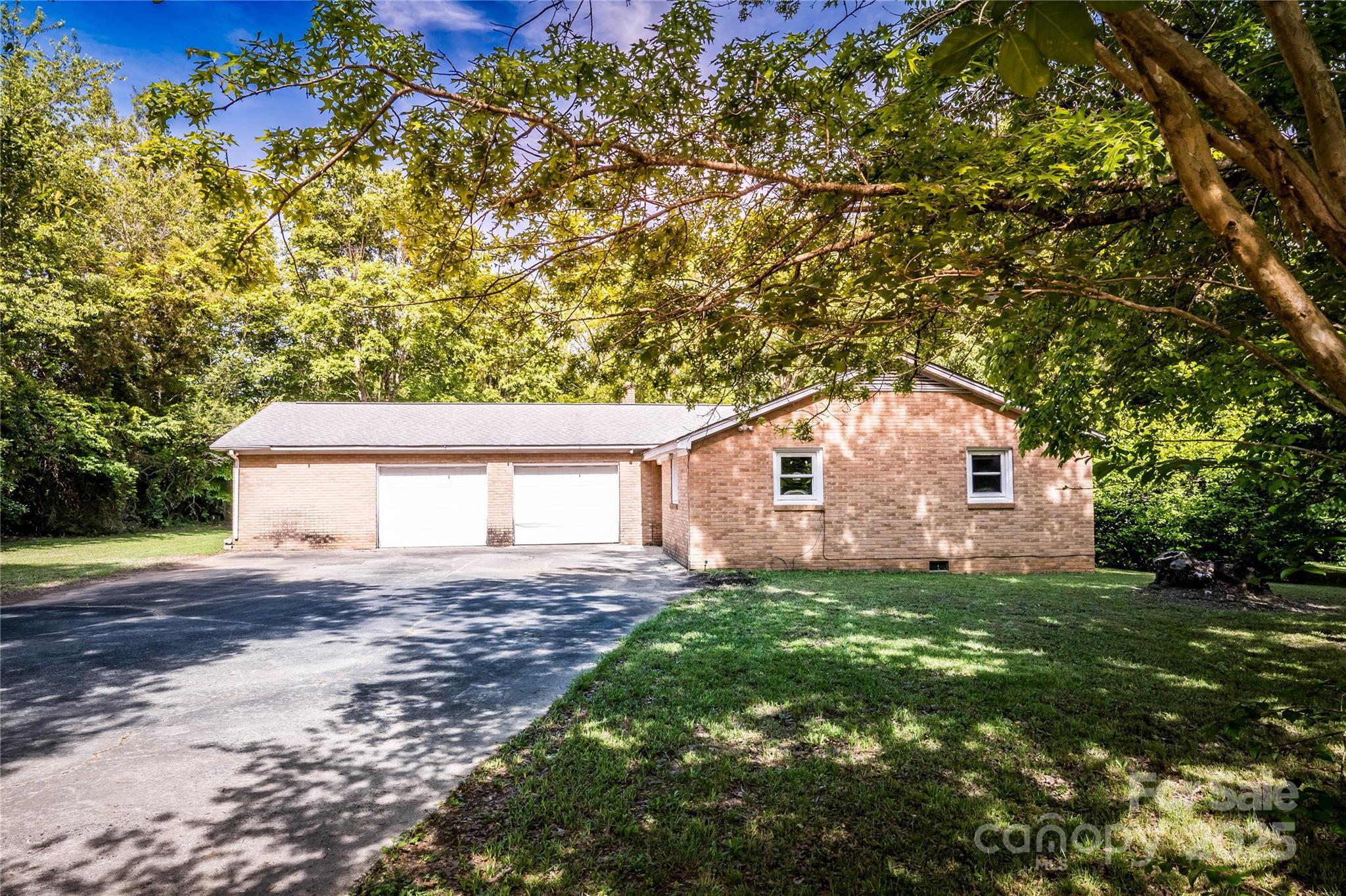 Photo one of 1491 Cedar Grove Rd Clover SC 29710 | MLS 4252006