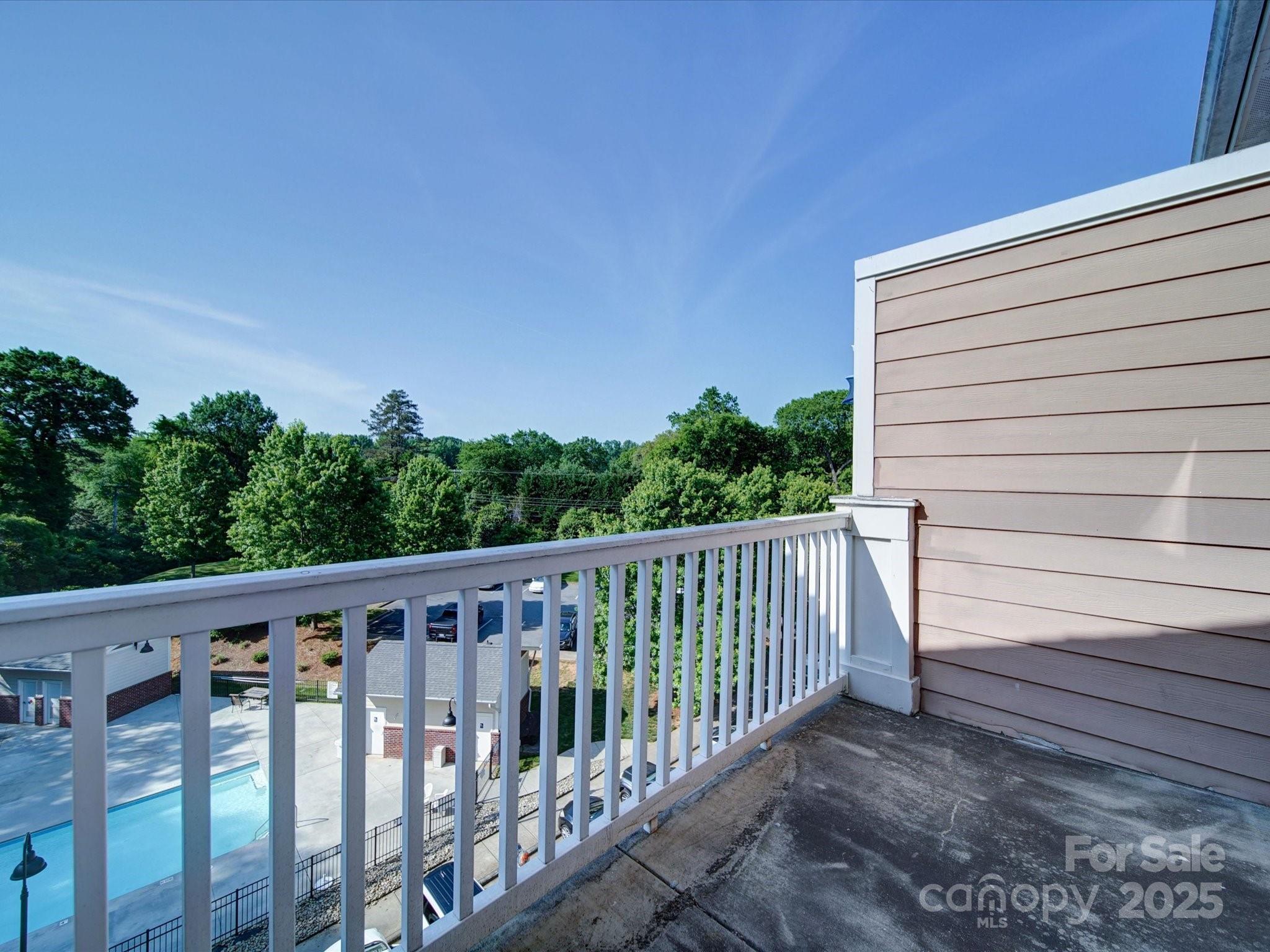Photo one of 1000 E Woodlawn Rd # 402 Charlotte NC 28209 | MLS 4252111