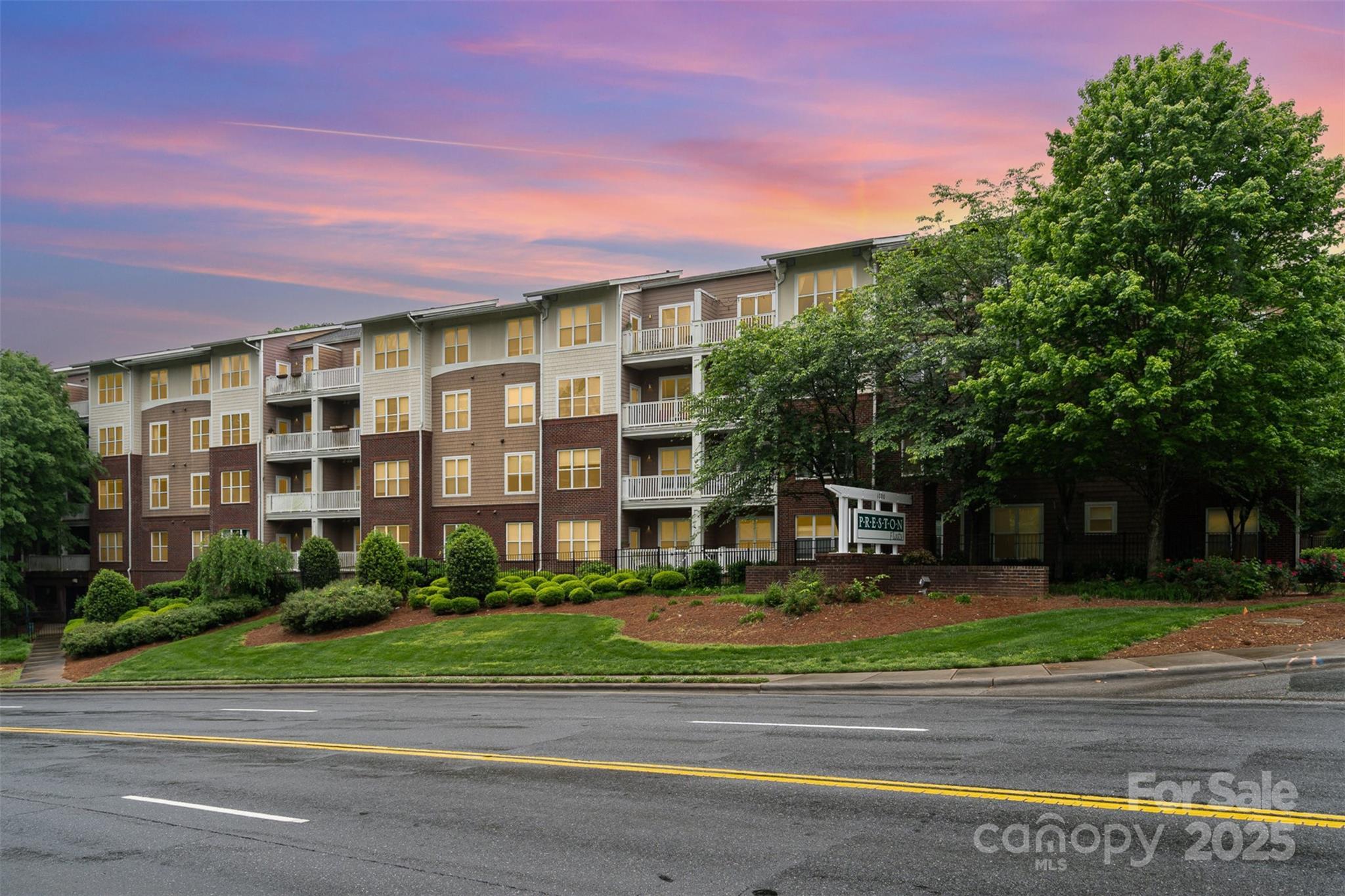 Photo one of 1000 E Woodlawn Rd # 315 Charlotte NC 28209 | MLS 4252757