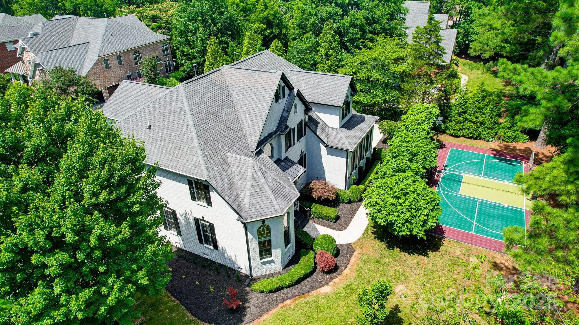 Photo one of 8707 Fairview Rd Charlotte NC 28226 | MLS 4252861