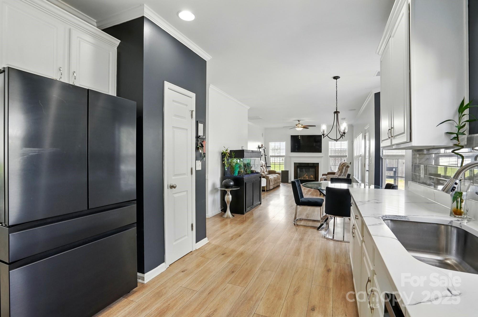 Photo one of 8833 Cavonnier Ln Charlotte NC 28216 | MLS 4254092