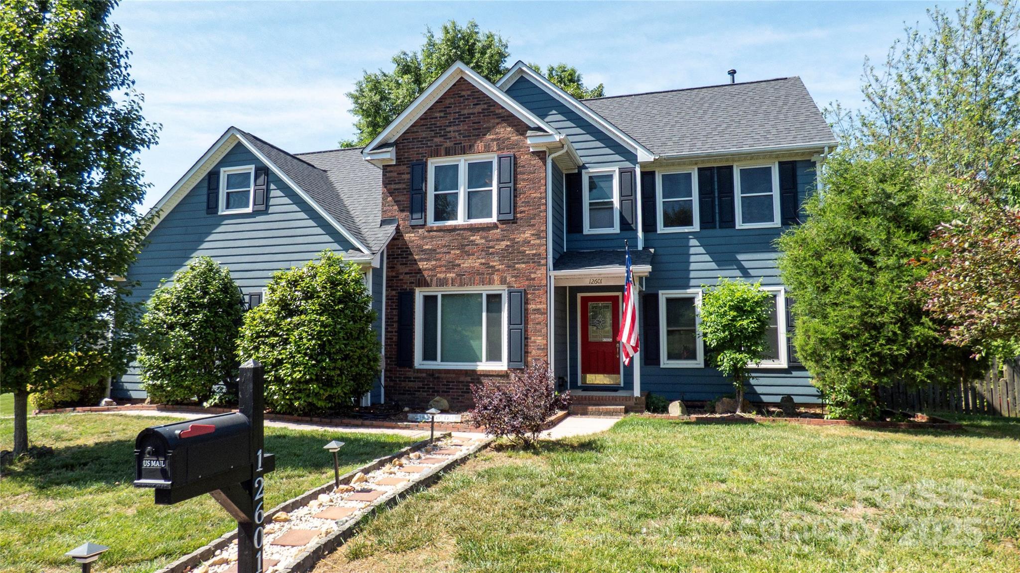 Photo one of 12601 Guardhouse Ct Charlotte NC 28262 | MLS 4254423