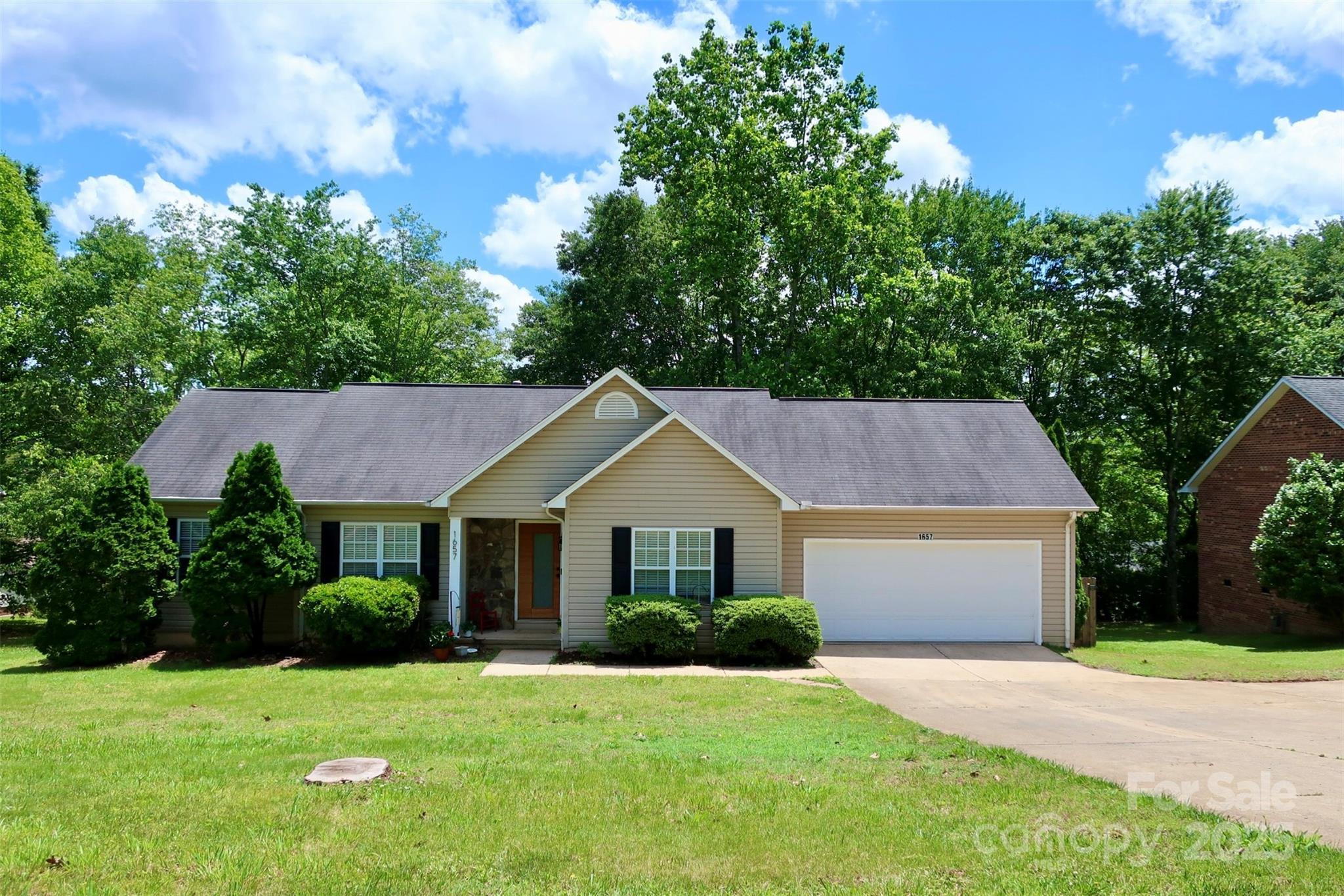 Photo one of 1657 6Th Se St Hickory NC 28602 | MLS 4254973