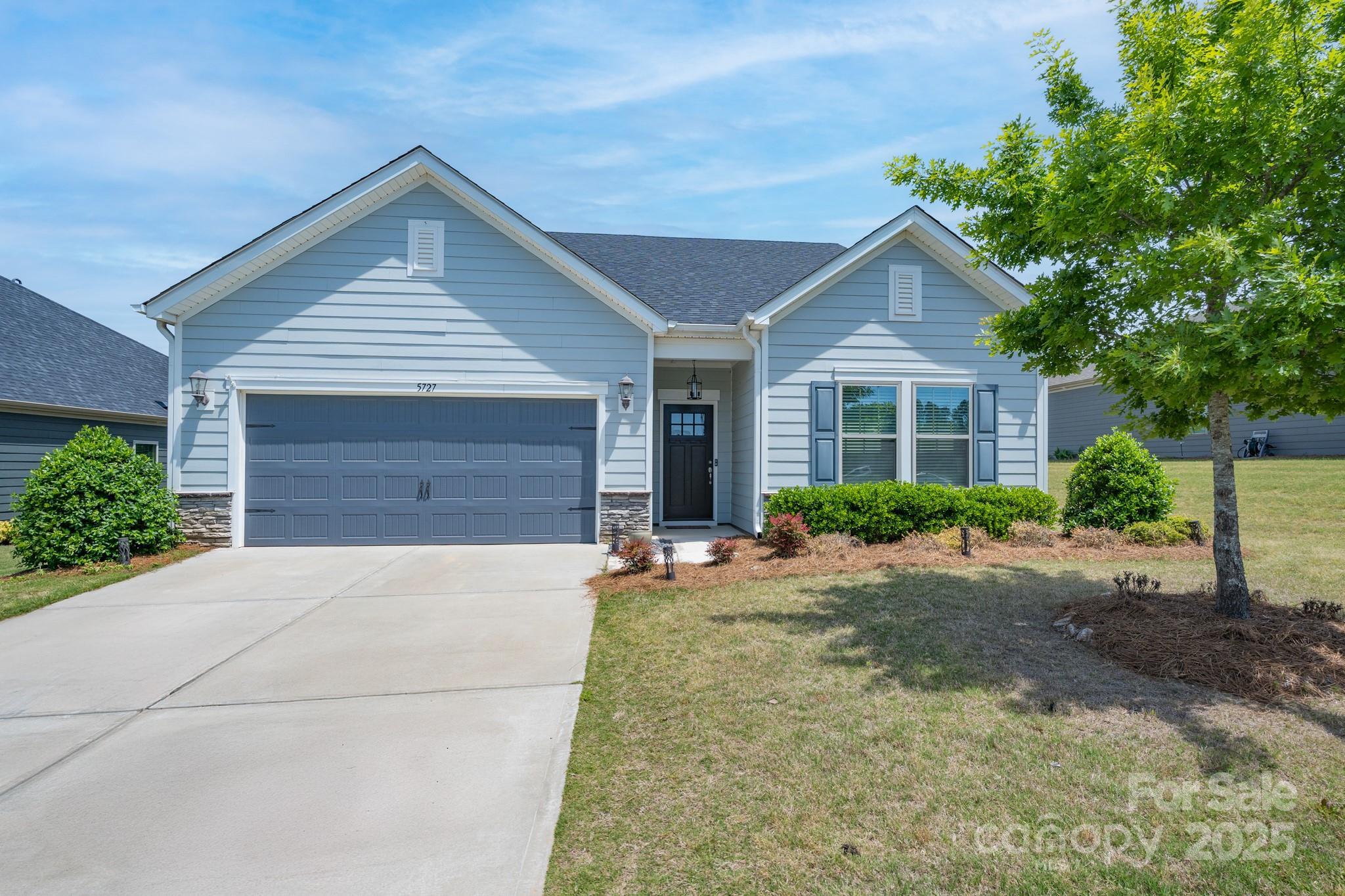 Photo one of 5727 Lavaux Ct Charlotte NC 28214 | MLS 4255770