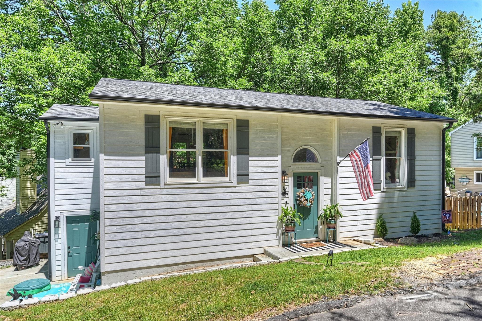 Photo one of 27037 Tidal Way Tega Cay SC 29708 | MLS 4255836