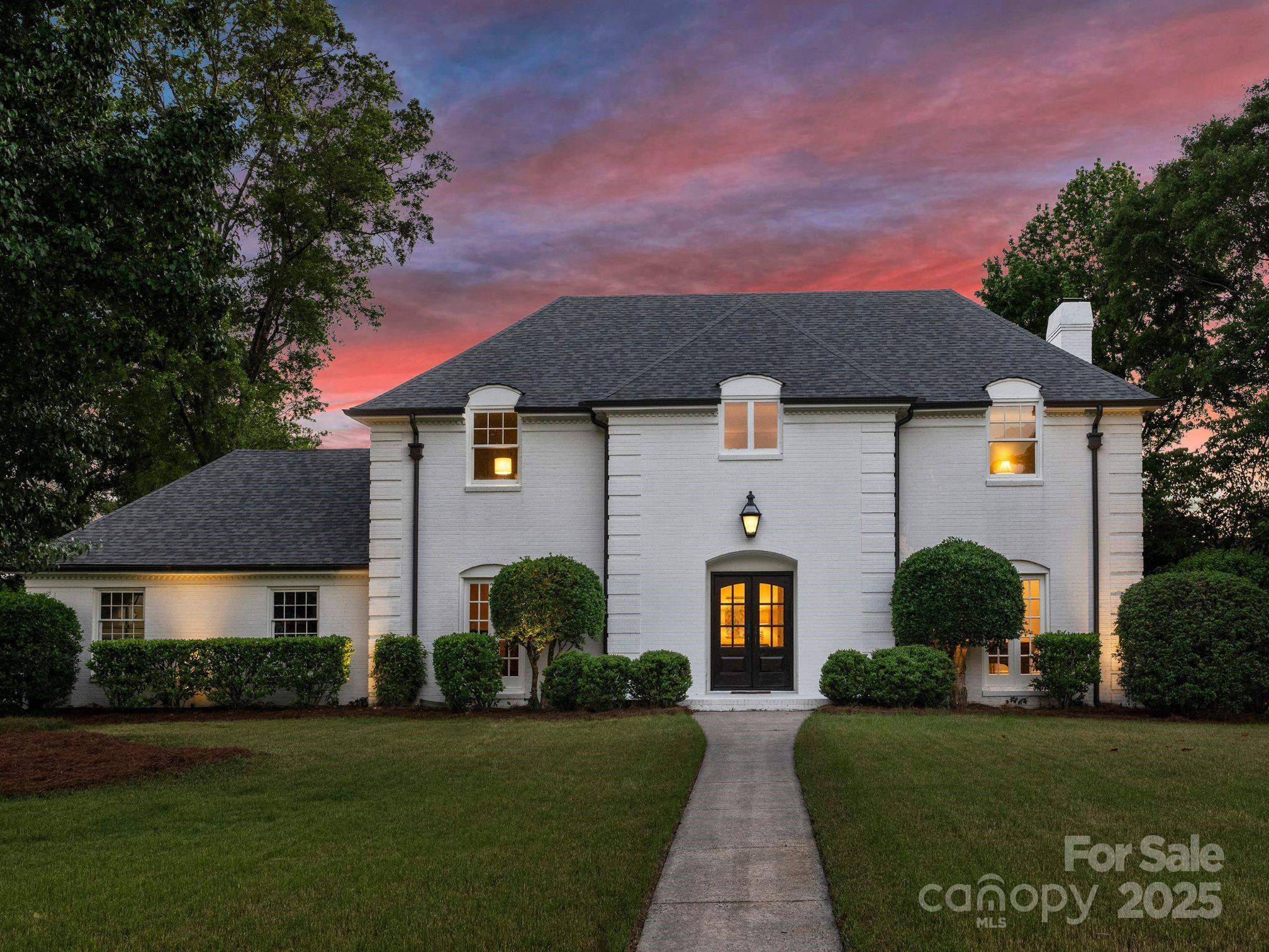 Photo one of 5806 Bentway Dr Charlotte NC 28226 | MLS 4256048