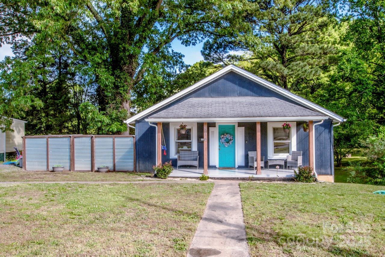 Photo one of 310 Patterson Ave Mooresville NC 28115 | MLS 4256287