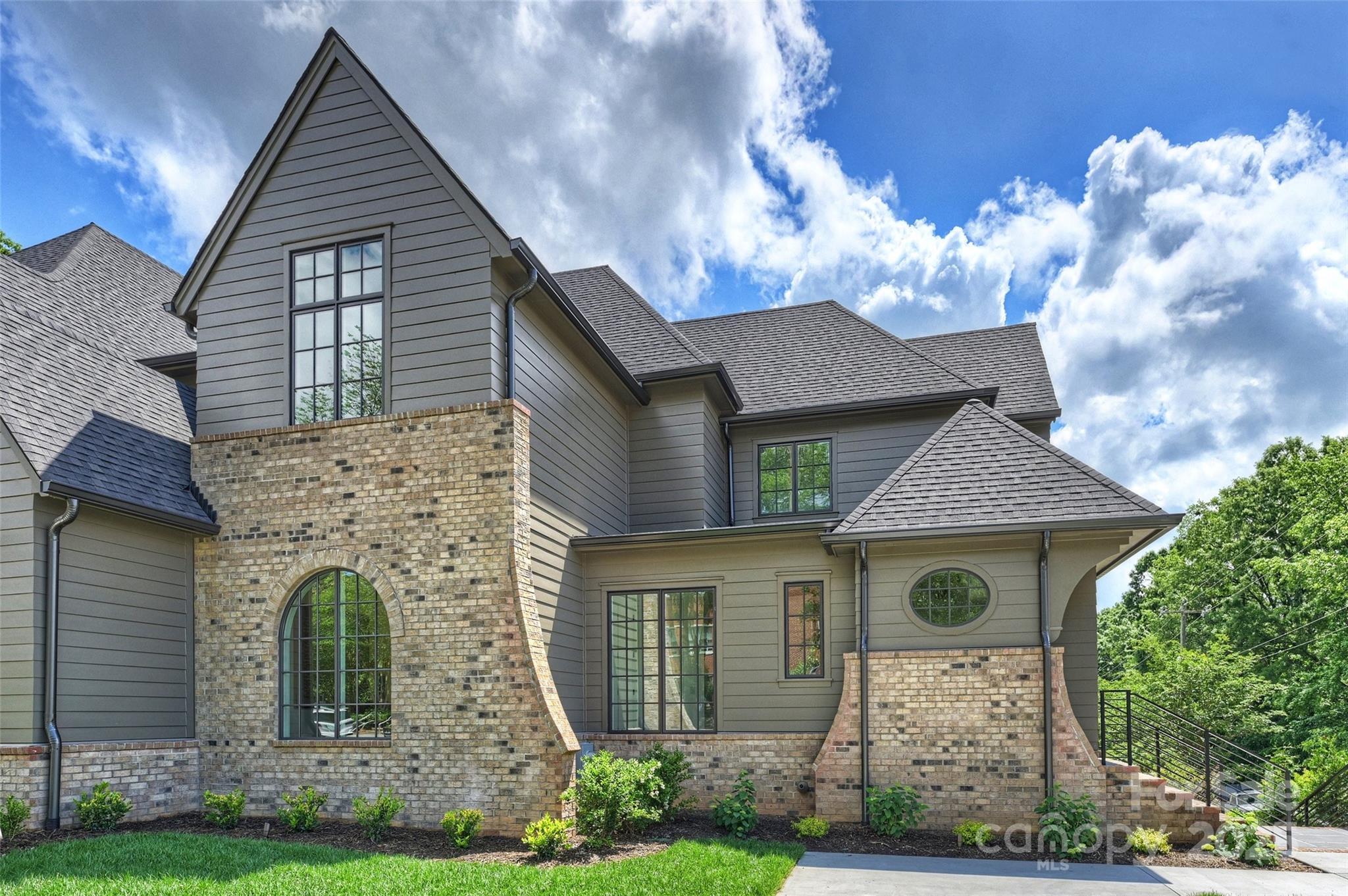 Photo one of 536 Hillside Ave Charlotte NC 28209 | MLS 4257595