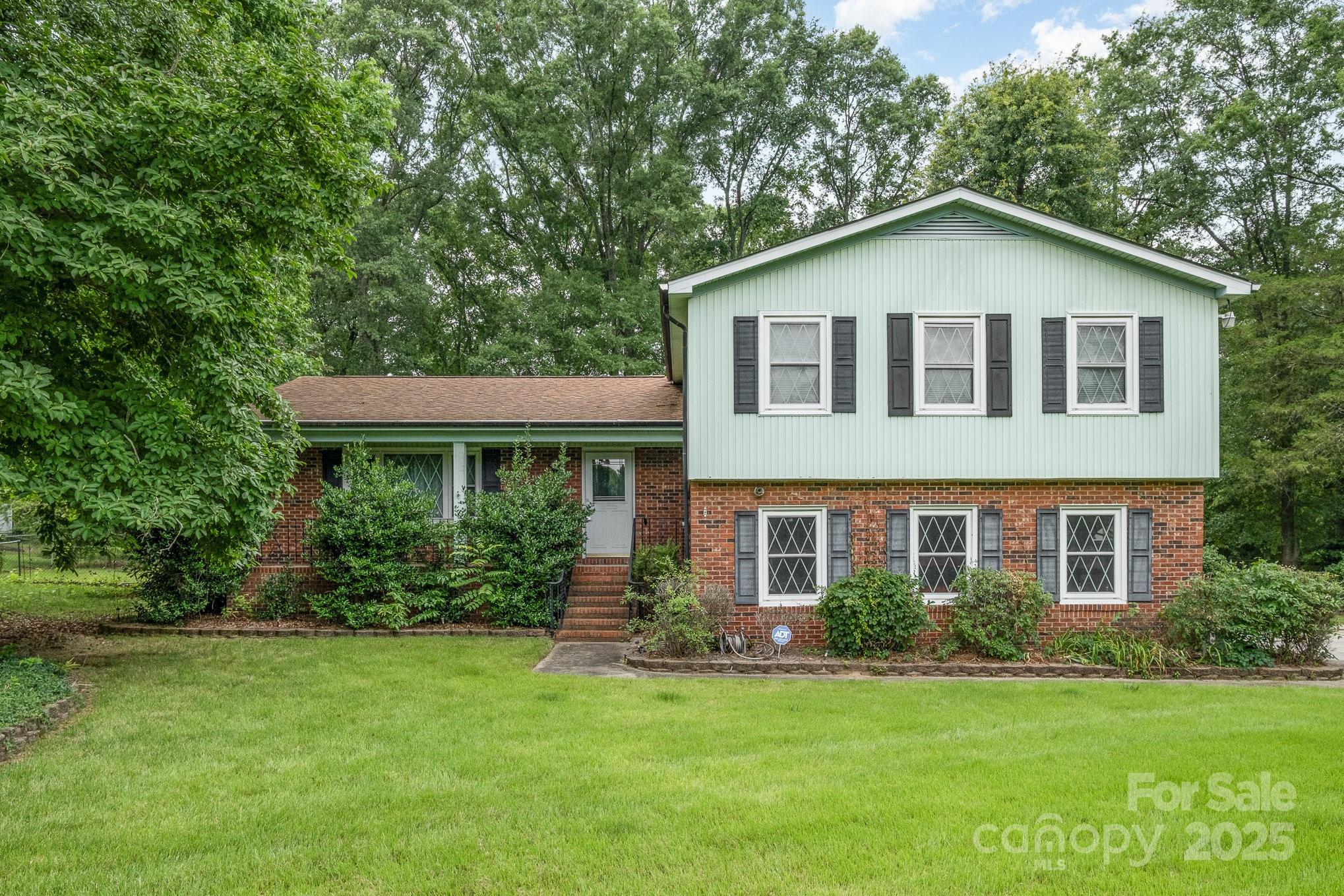 Photo one of 5772 Gettysburg Nw Dr Concord NC 28027 | MLS 4257792