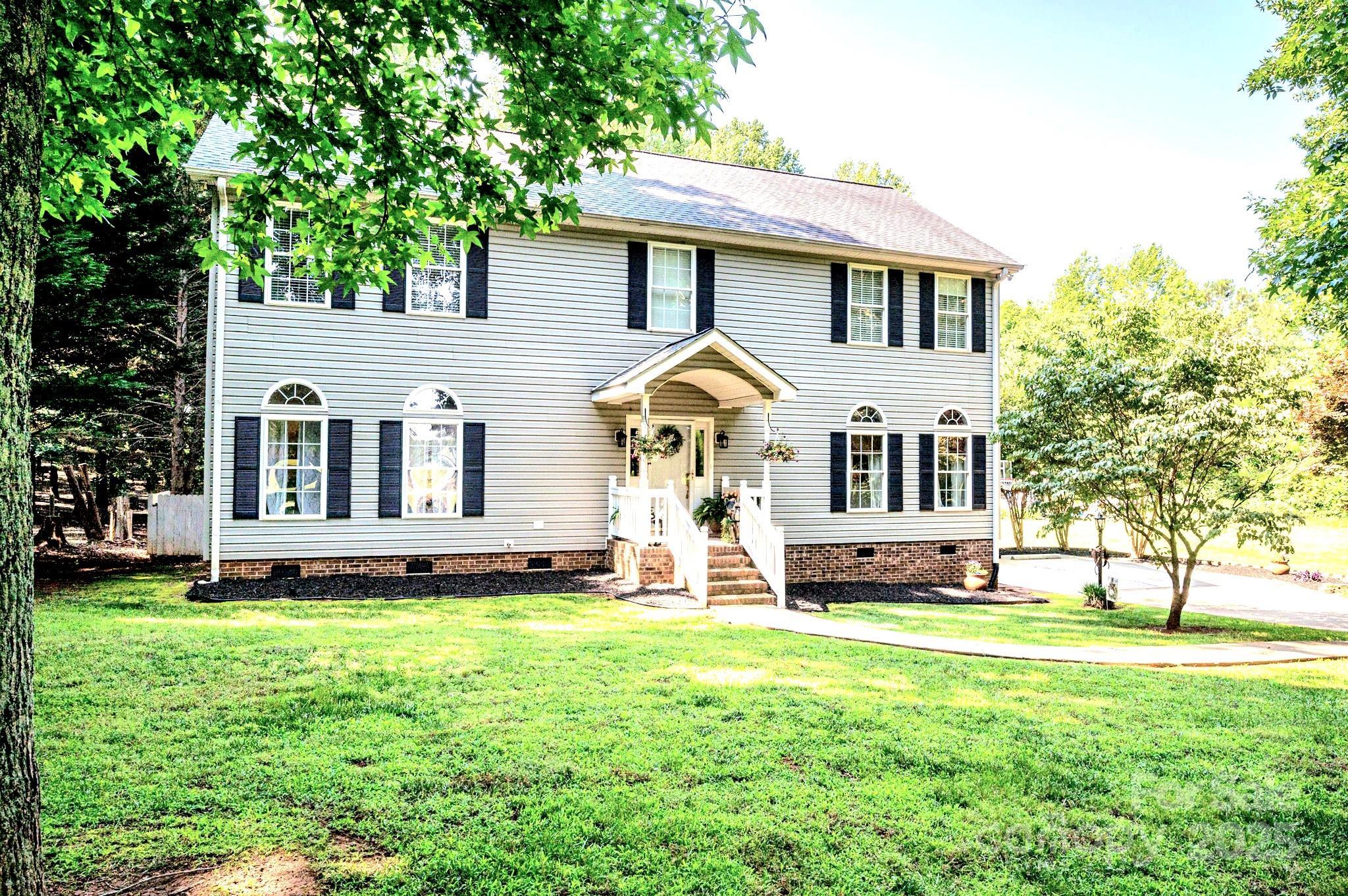 Photo one of 1575 Lewis Farm Rd Kings Mountain NC 28086 | MLS 4259199