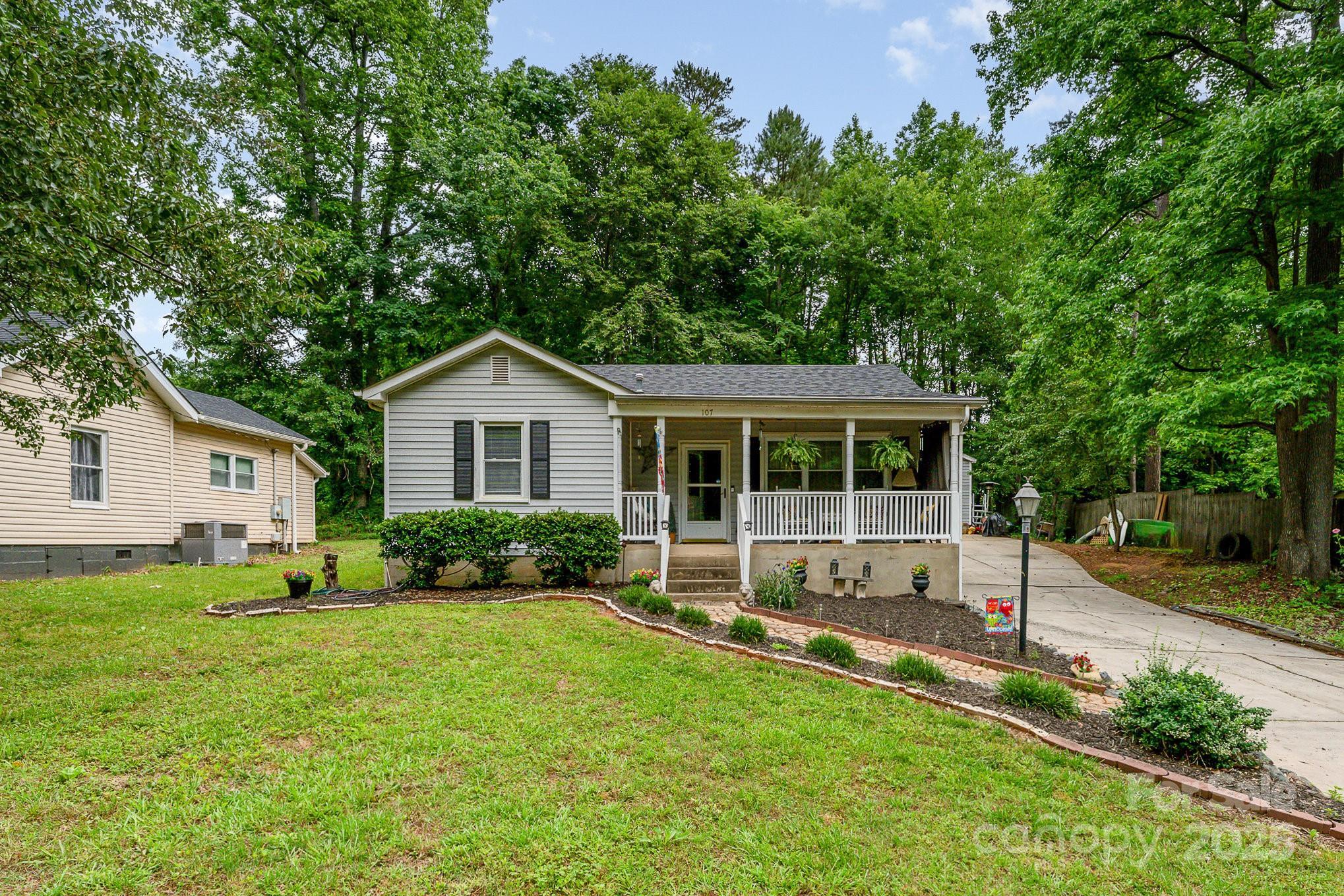 Photo one of 107 Oakland Rd Belmont NC 28012 | MLS 4260243
