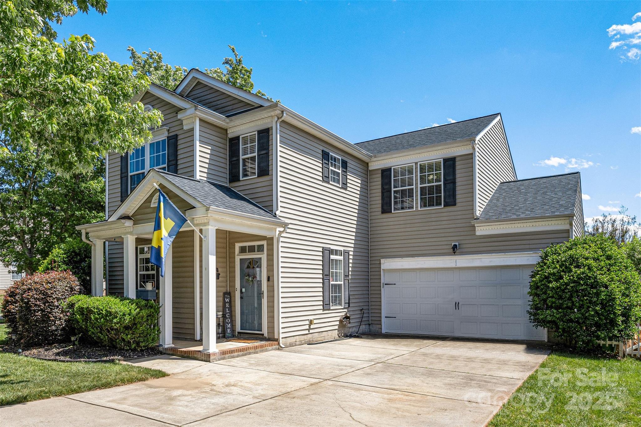 Photo one of 6107 Raisin Tree Ln Charlotte NC 28215 | MLS 4260682