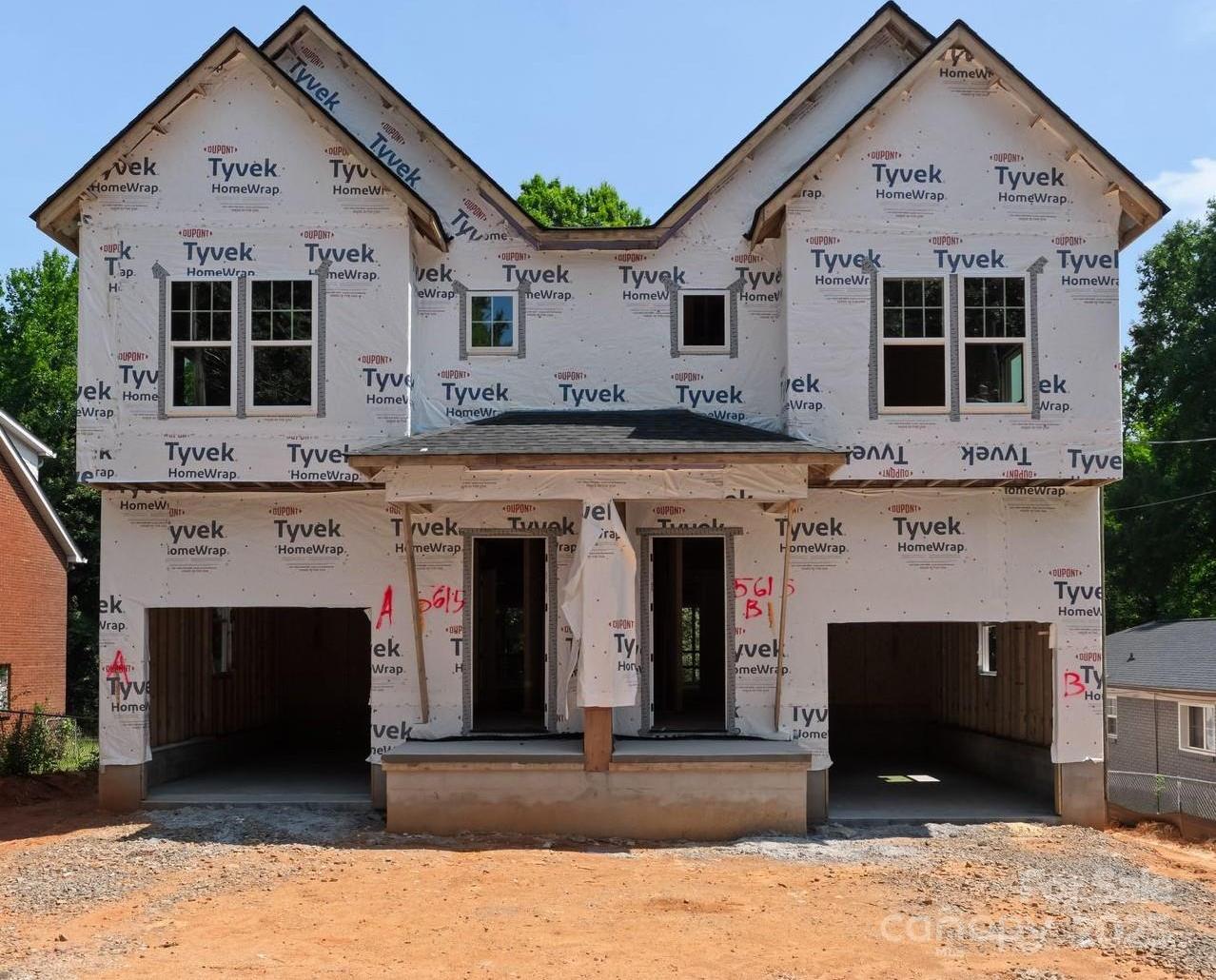 Photo one of 5615 Lantana Ave # B Charlotte NC 28205 | MLS 4261086