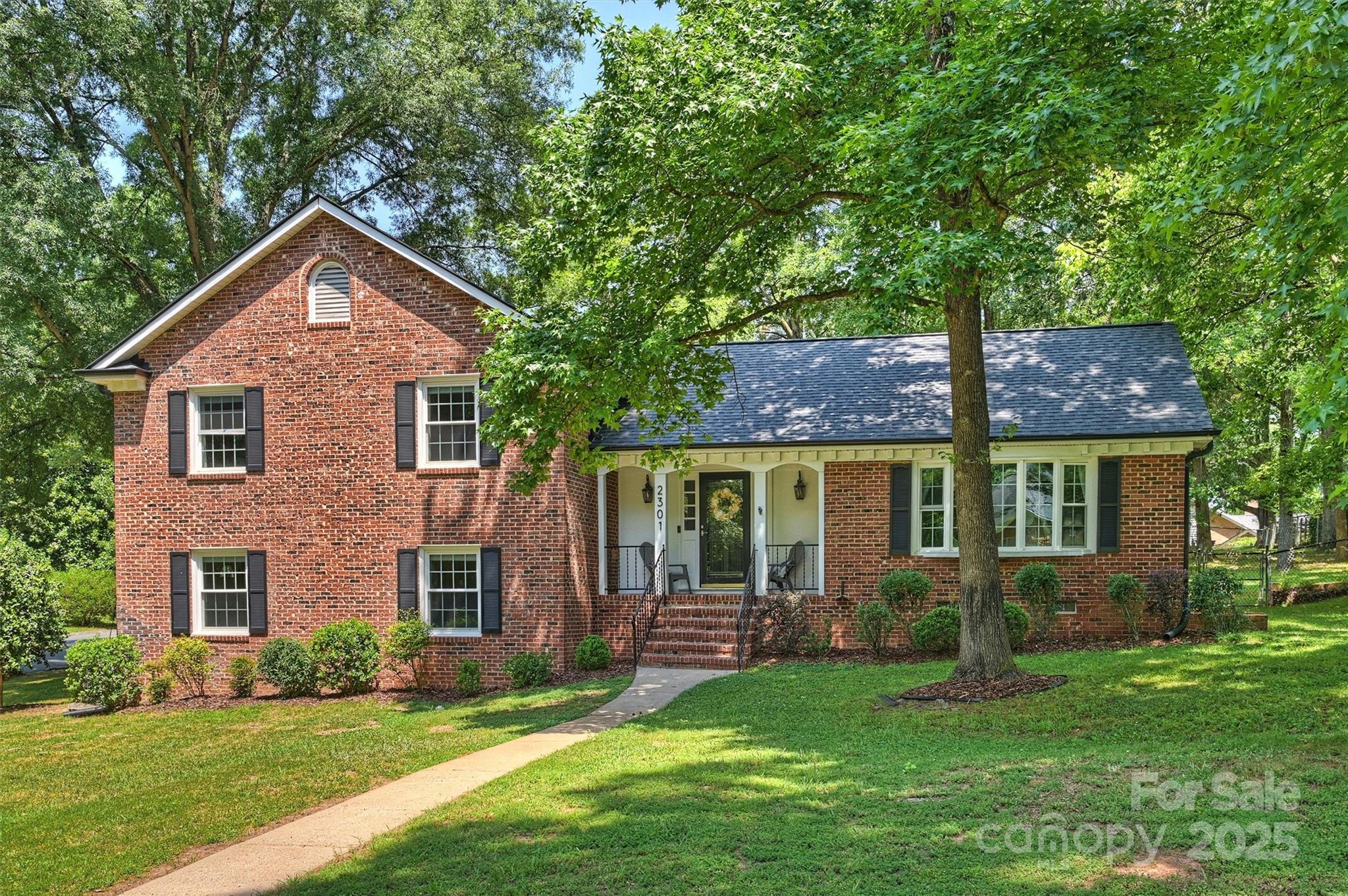 Photo one of 2301 Seth Thomas Rd Charlotte NC 28210 | MLS 4265395