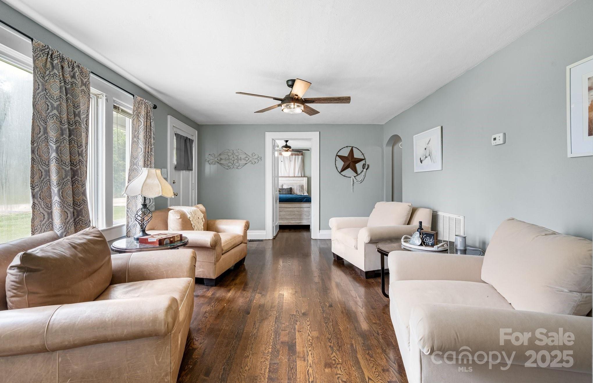 Photo one of 1266 18Th Ne St Hickory NC 28601 | MLS 4265726