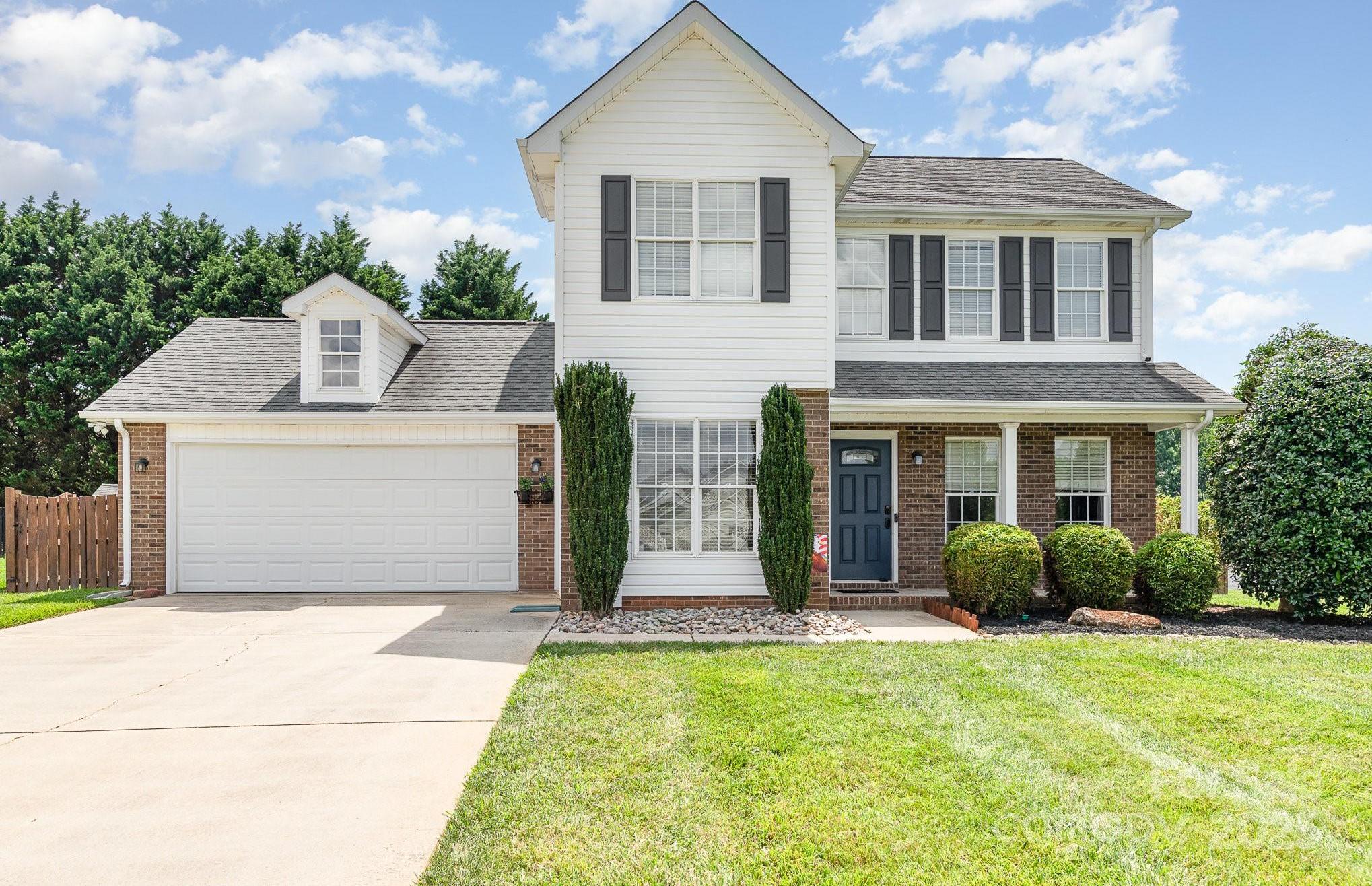 Photo one of 600 Capella Ct Gastonia NC 28056 | MLS 4265972