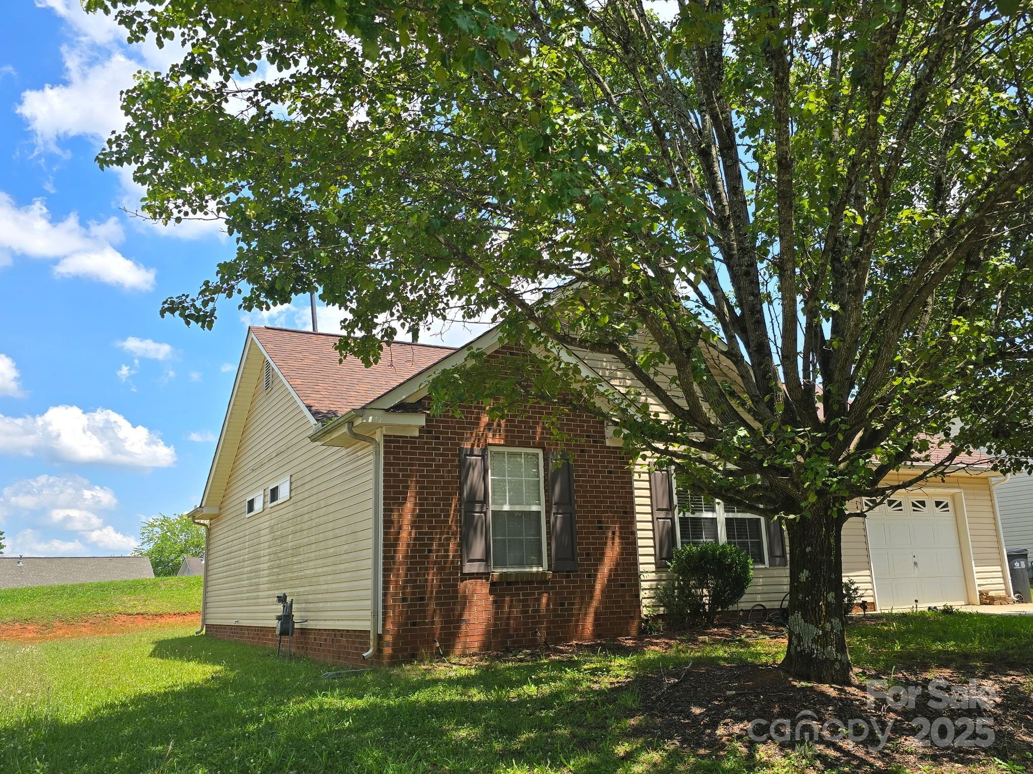 Photo one of 6902 Vernon Wood Ln Charlotte NC 28262 | MLS 4266627