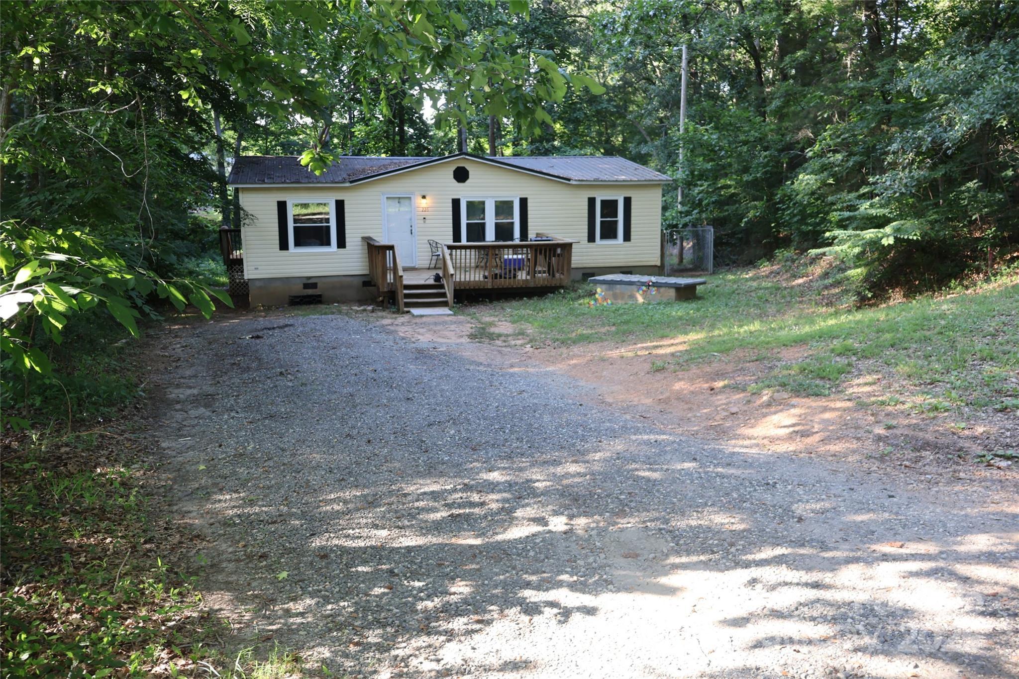 Photo one of 226 Lake Sylvia Rd Lincolnton NC 28092 | MLS 4267885
