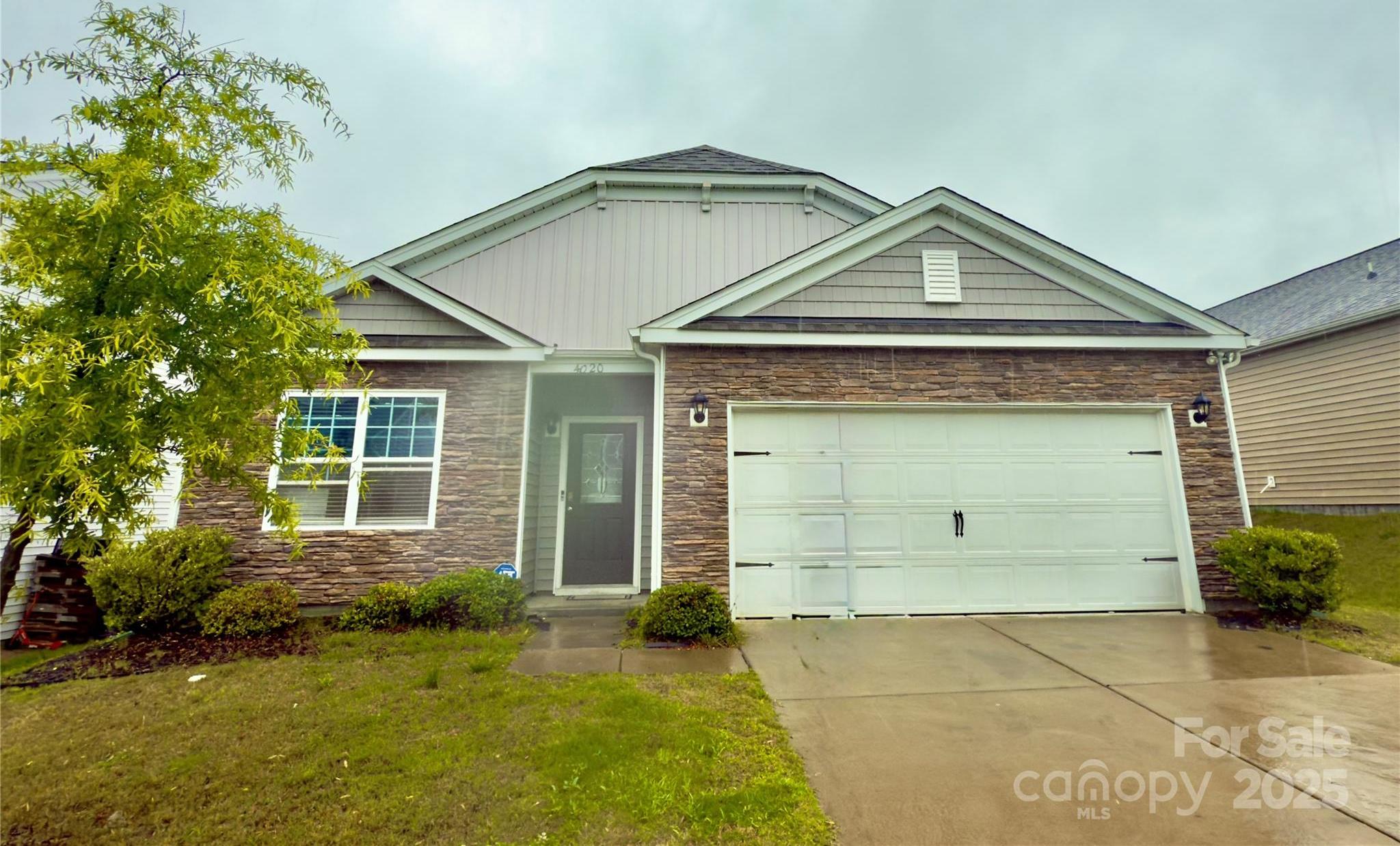 Photo one of 4020 Lampasas Ln Charlotte NC 28214 | MLS 4268045
