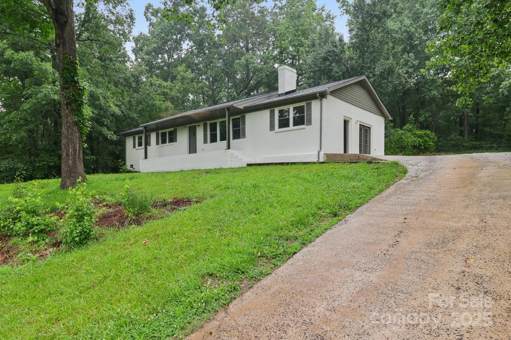 Photo one of 848 Ike Lynch Rd Dallas NC 28034 | MLS 4268616