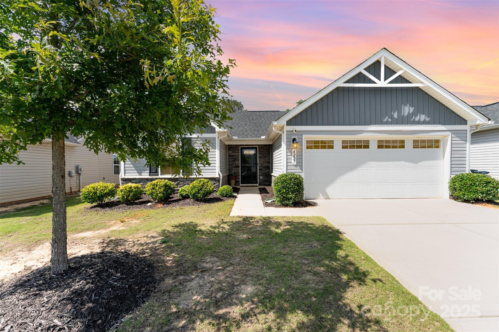 Photo one of 4227 Mackinnon Dr Charlotte NC 28214 | MLS 4272264