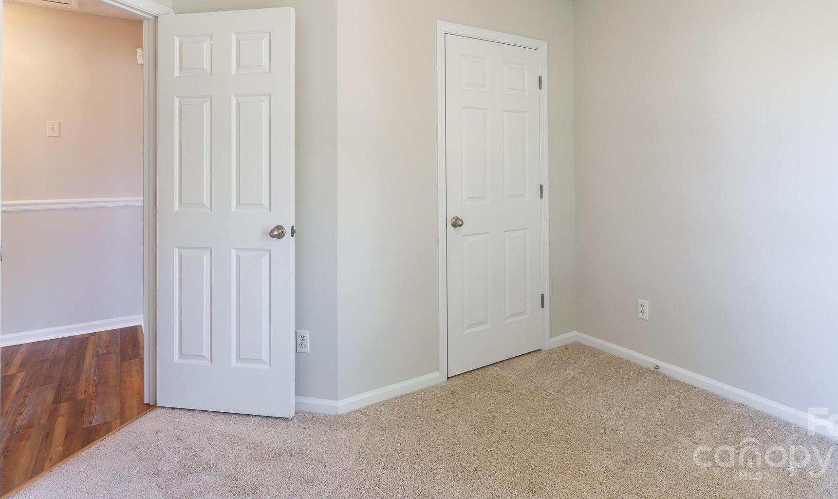 Photo #32